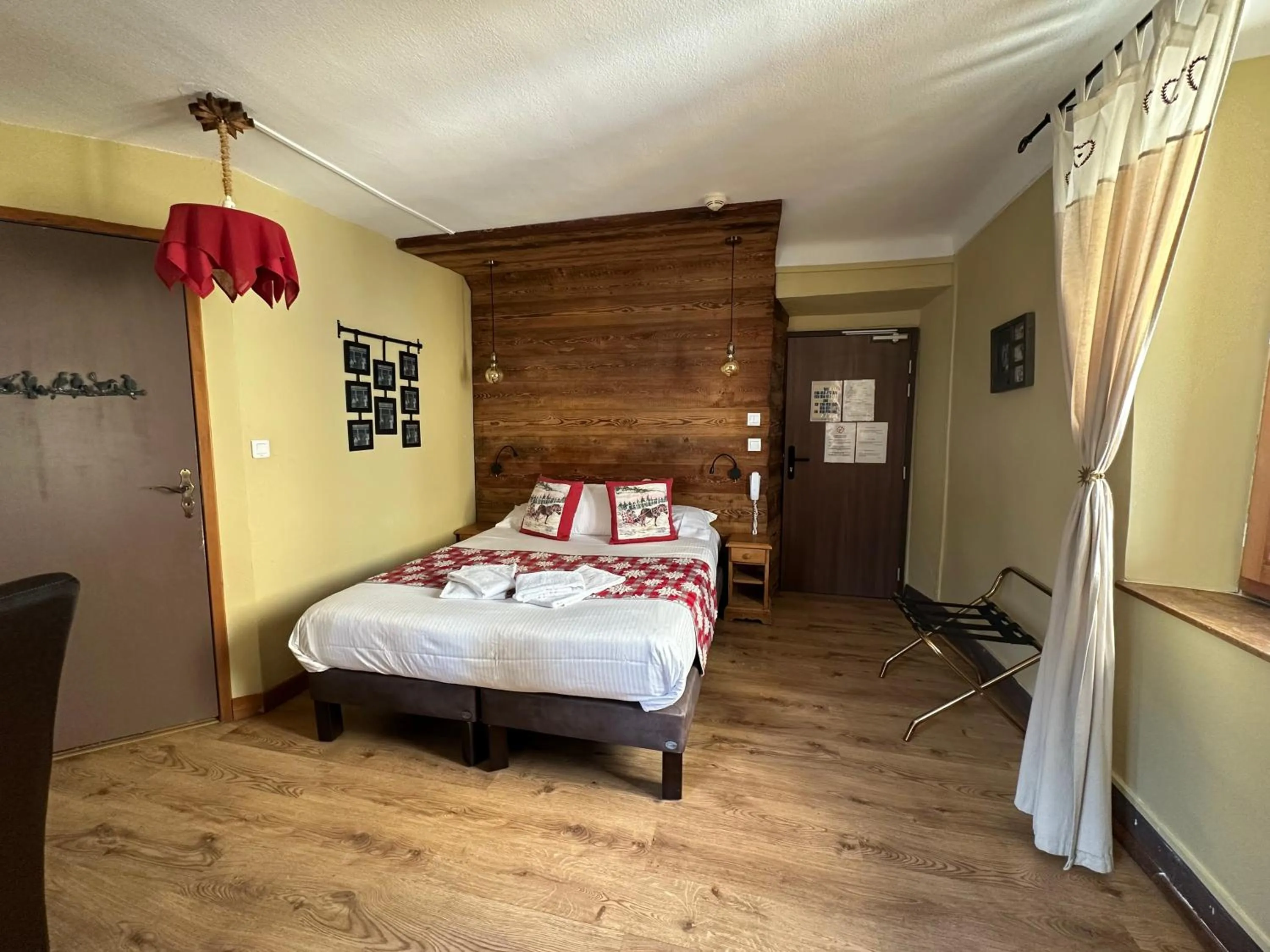 Bed in Auberge de la Paix