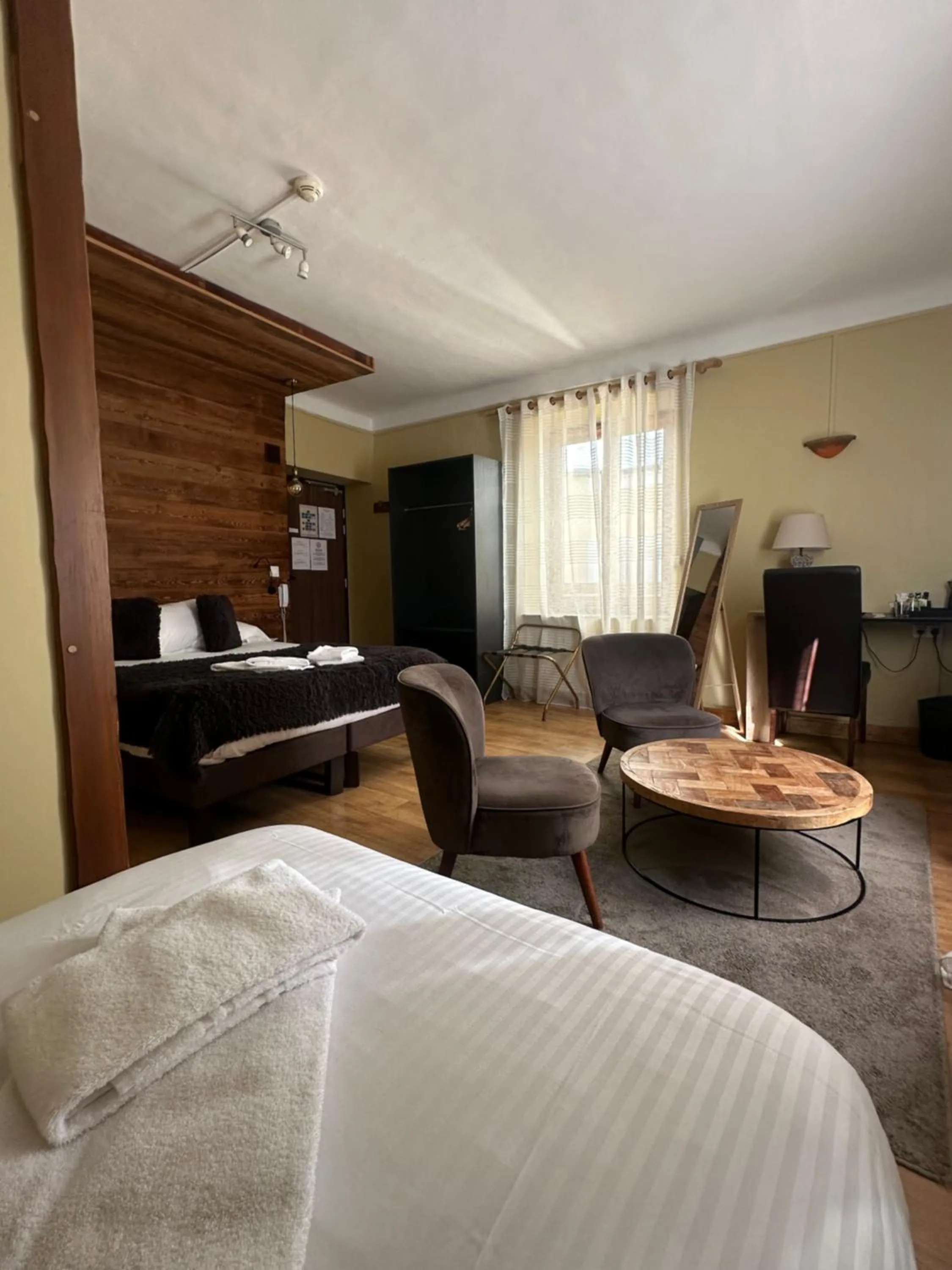 Bed in Auberge de la Paix