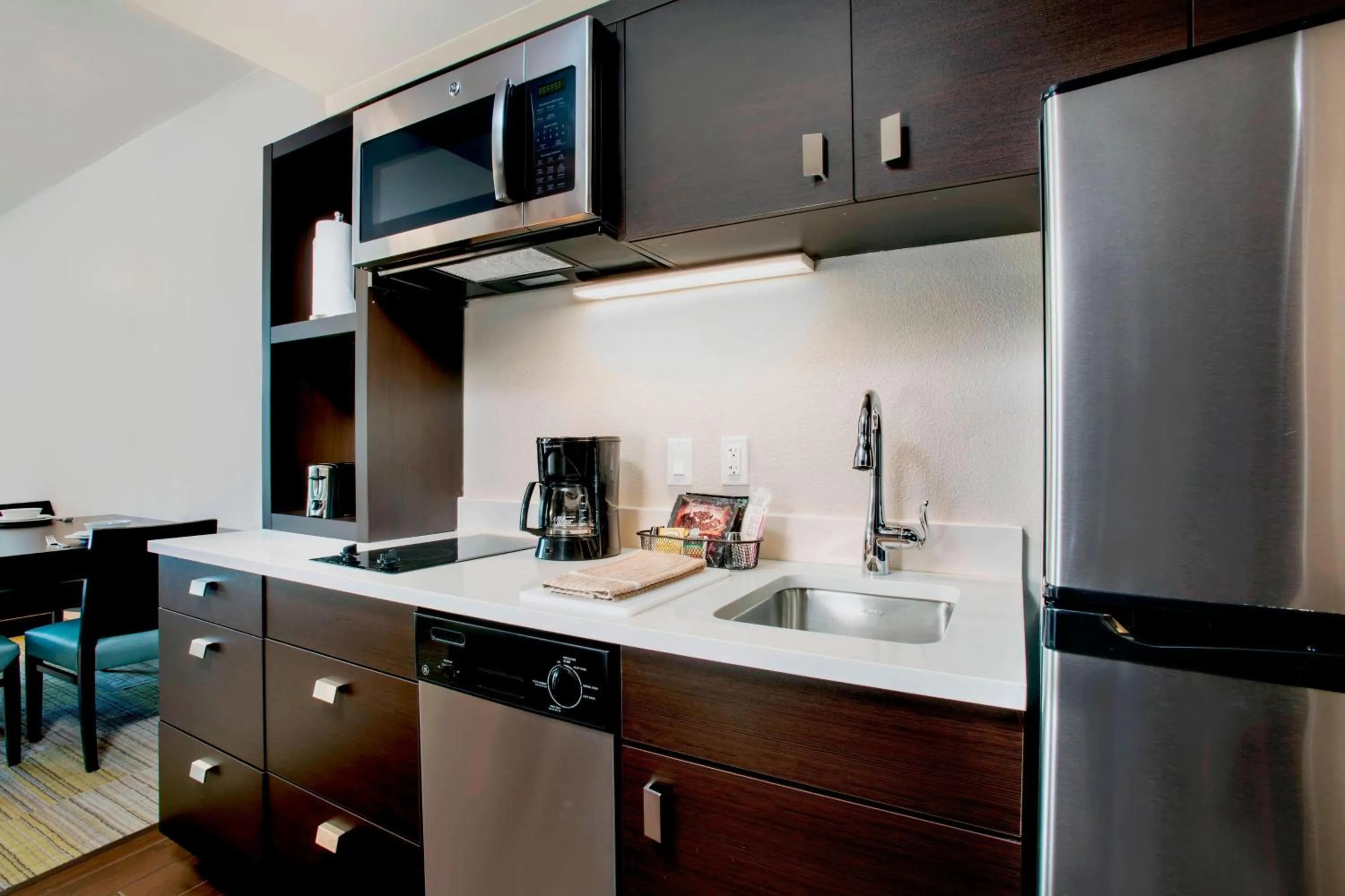 Kitchen or kitchenette in TownePlace Suites by Marriott Miami Homestead