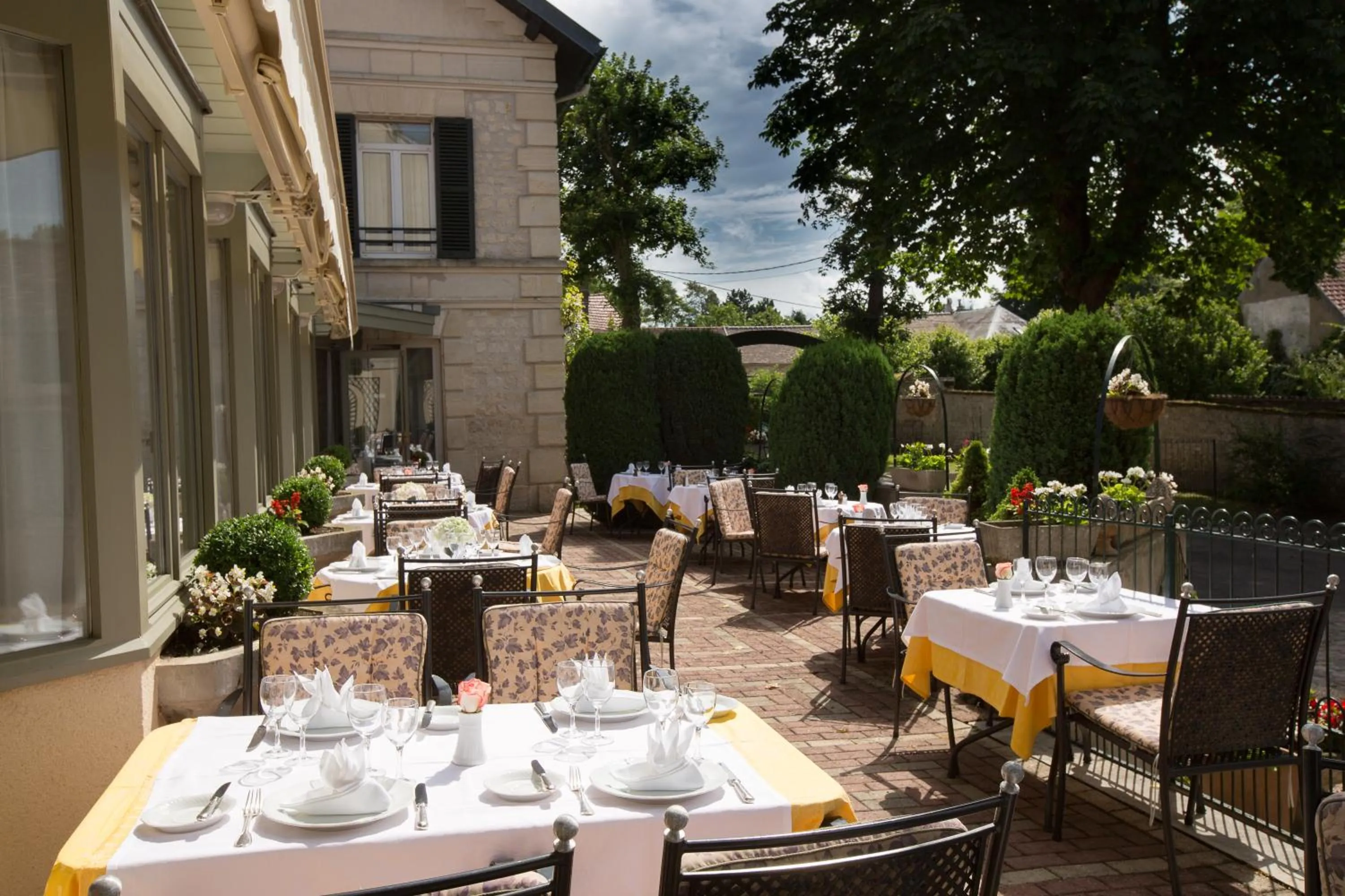 Restaurant/places to eat in Hôtel & Restaurant Le Relais d'Aumale