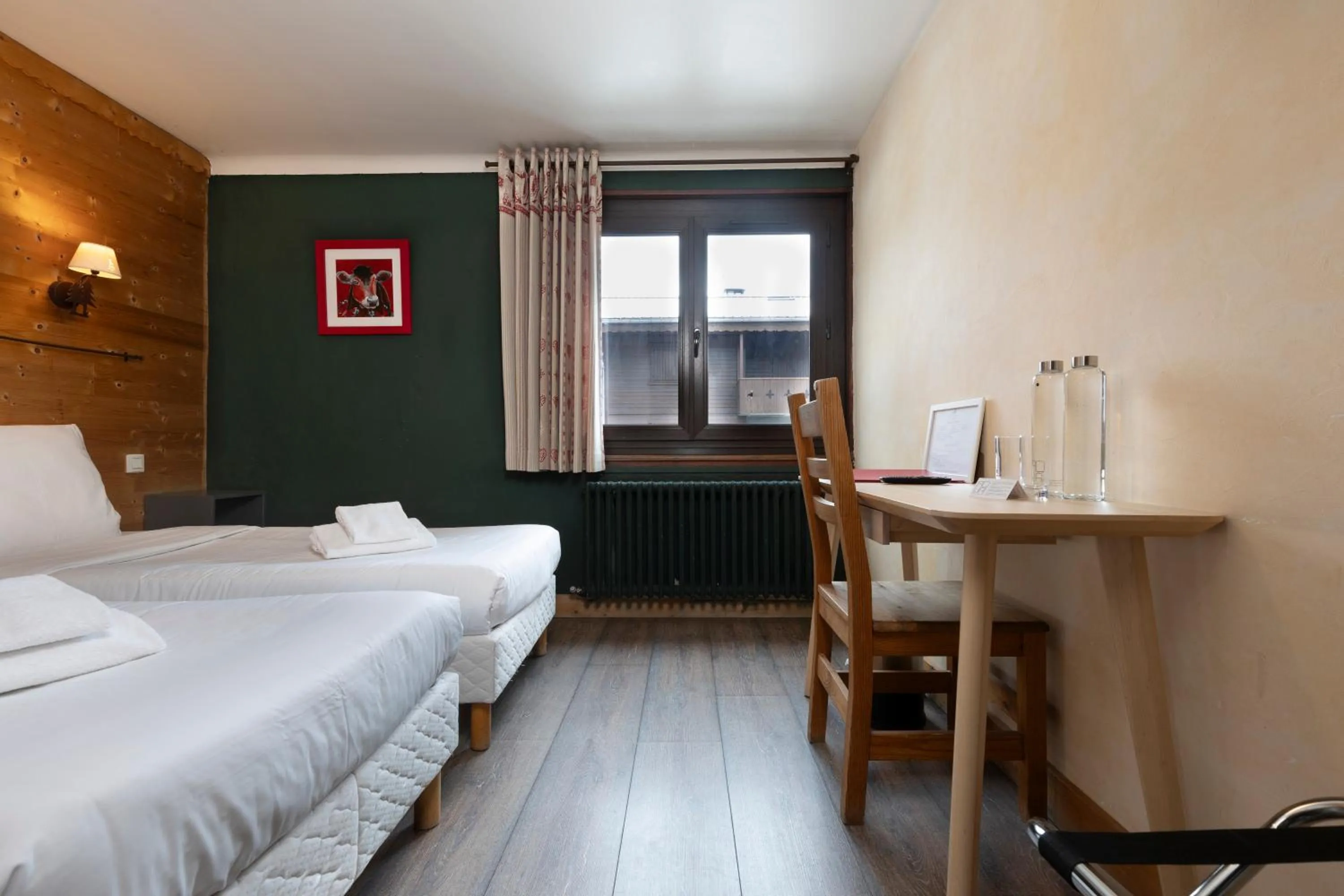 Photo of the whole room, Bed in Le Saint Antoine