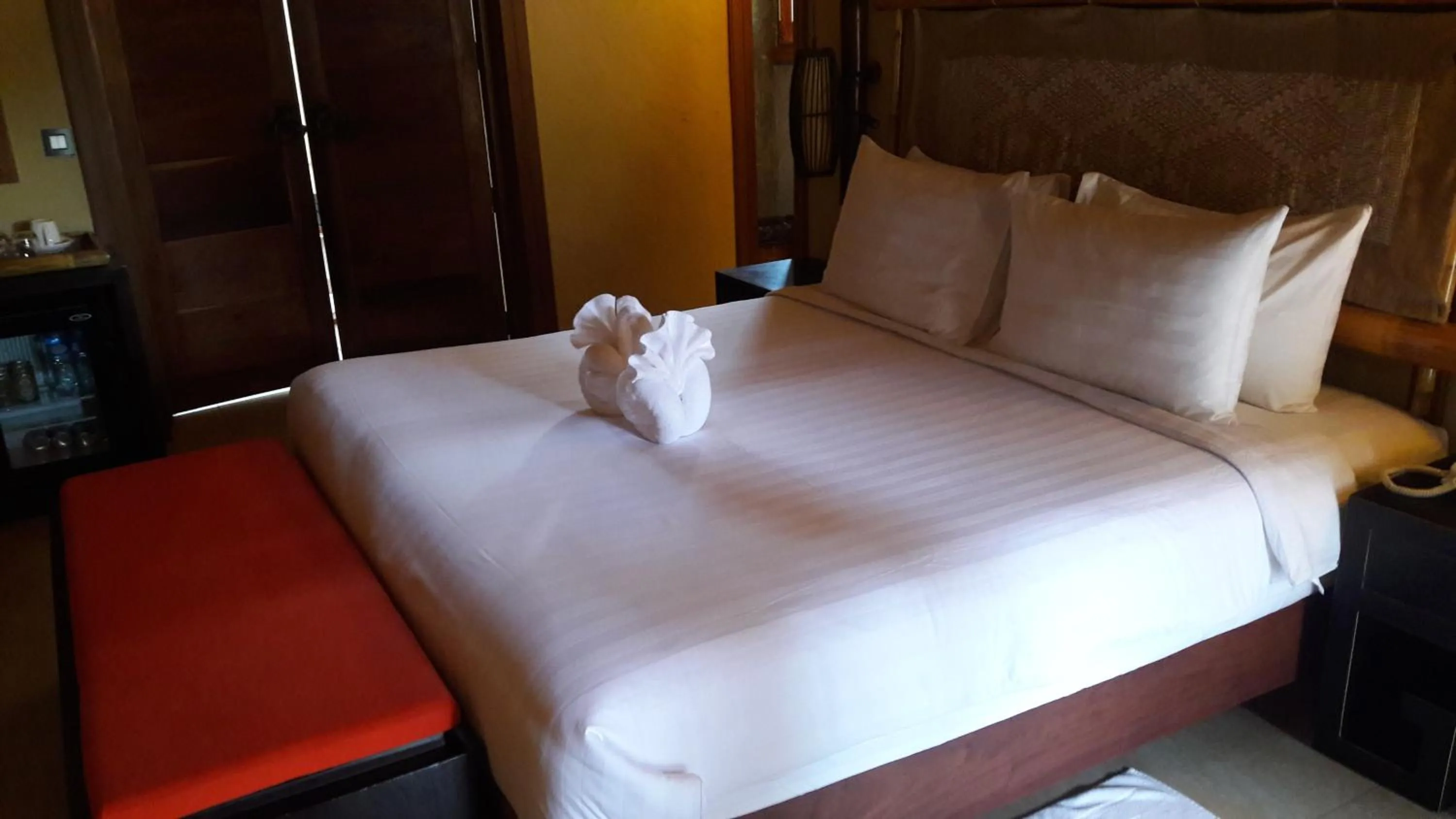 Photo of the whole room, Bed in Namkat Yorla Pa Resort