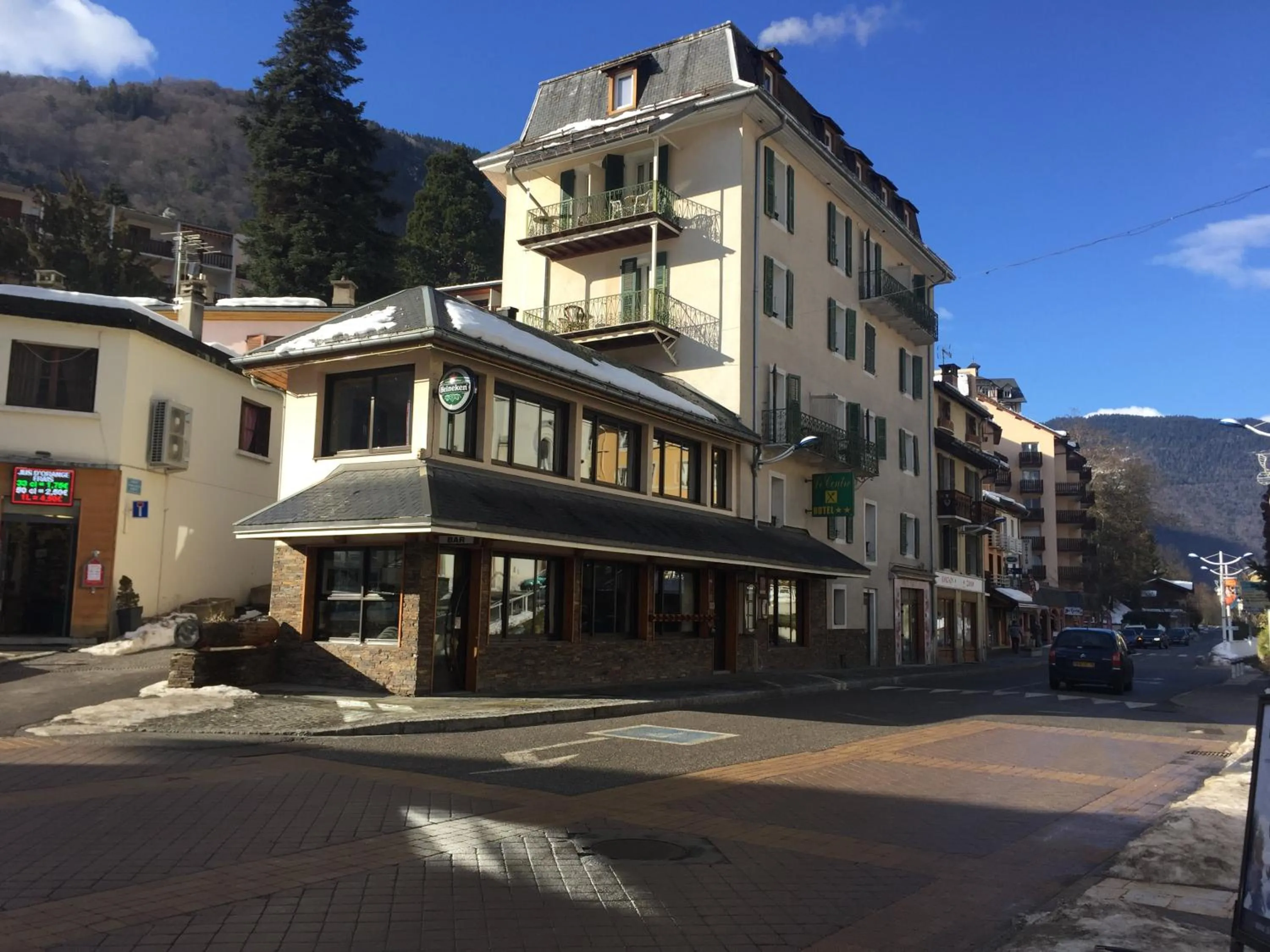 Facade/entrance in Hotel Le Centre