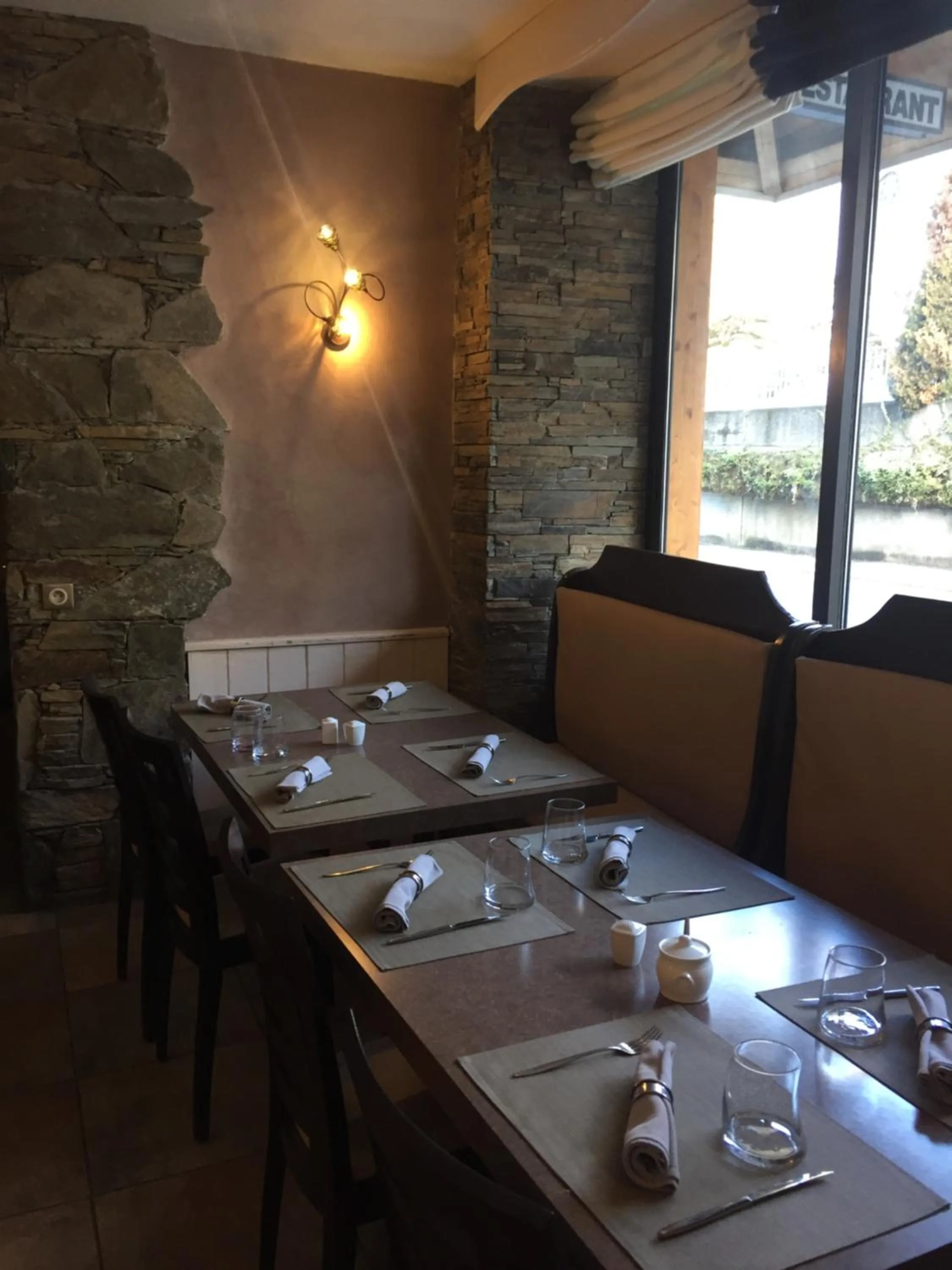 Restaurant/places to eat in Hotel Le Centre