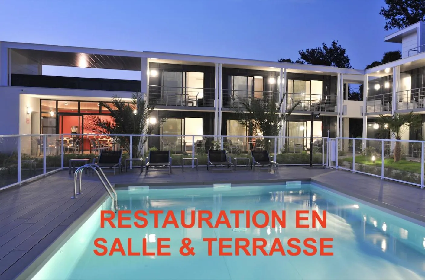 Swimming pool in Hotel Eden Park Pau Est, avec Piscine