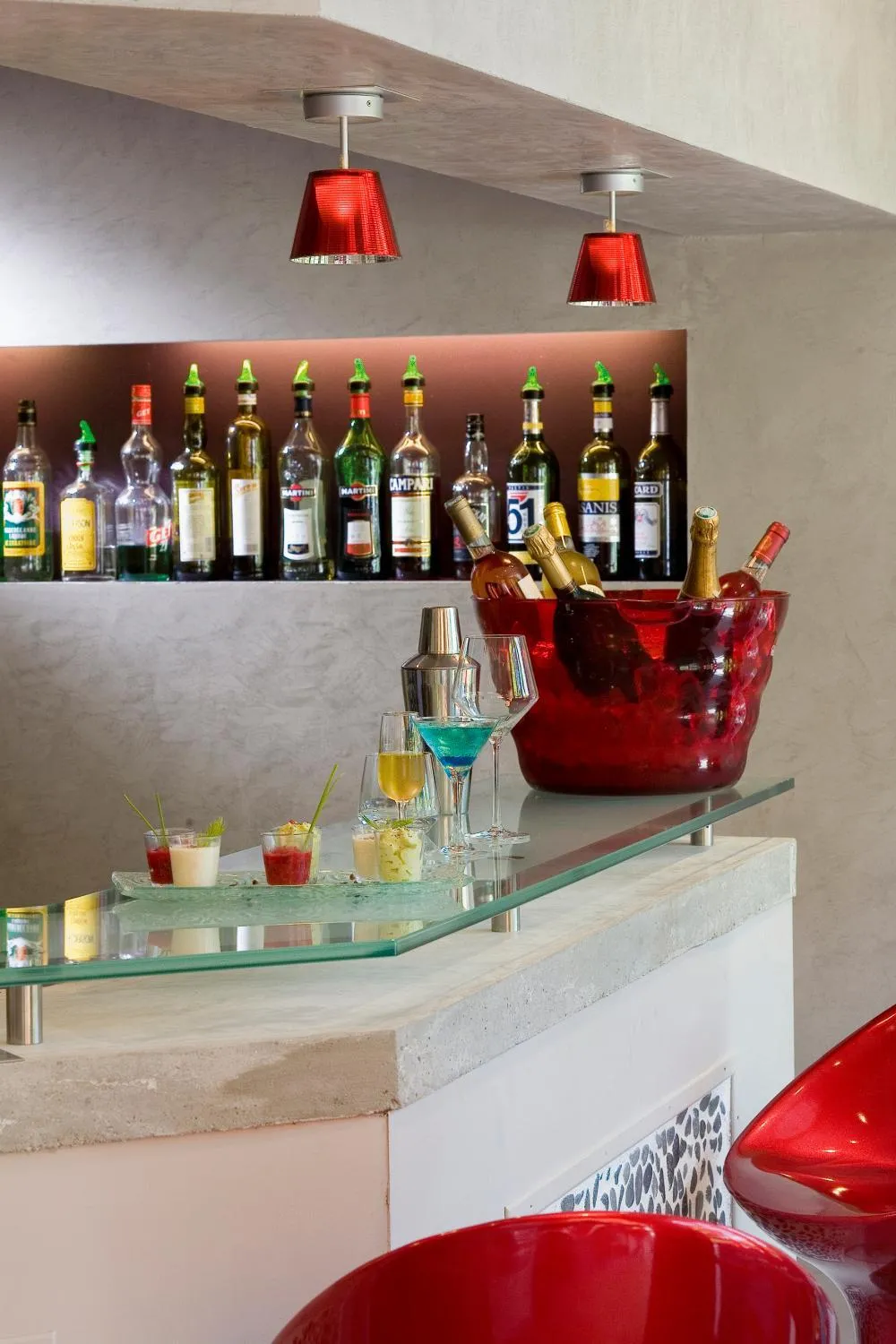 Lounge or bar in Logis hotel les flots bleus