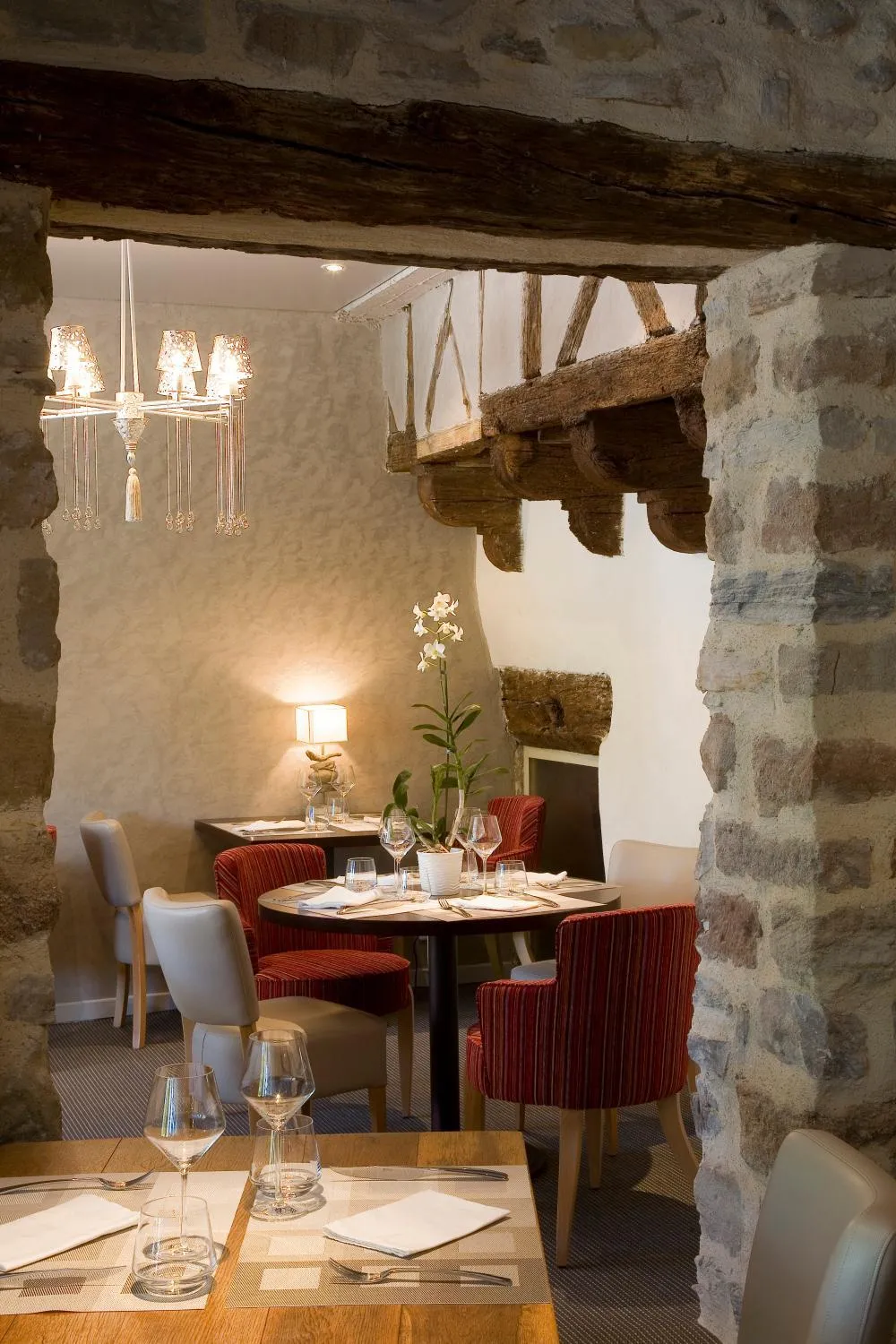Restaurant/places to eat in Logis hotel les flots bleus