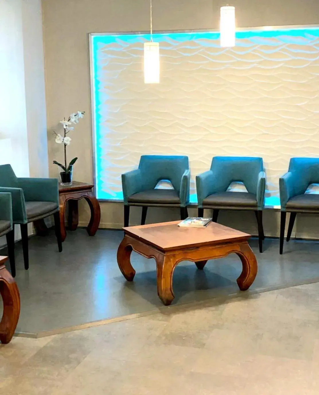 Lobby or reception in The Originals City, Hôtel Novella, Nantes Centre Gare Lobby or reception in The Originals City, Hôtel Novella, Nantes Centre Gare