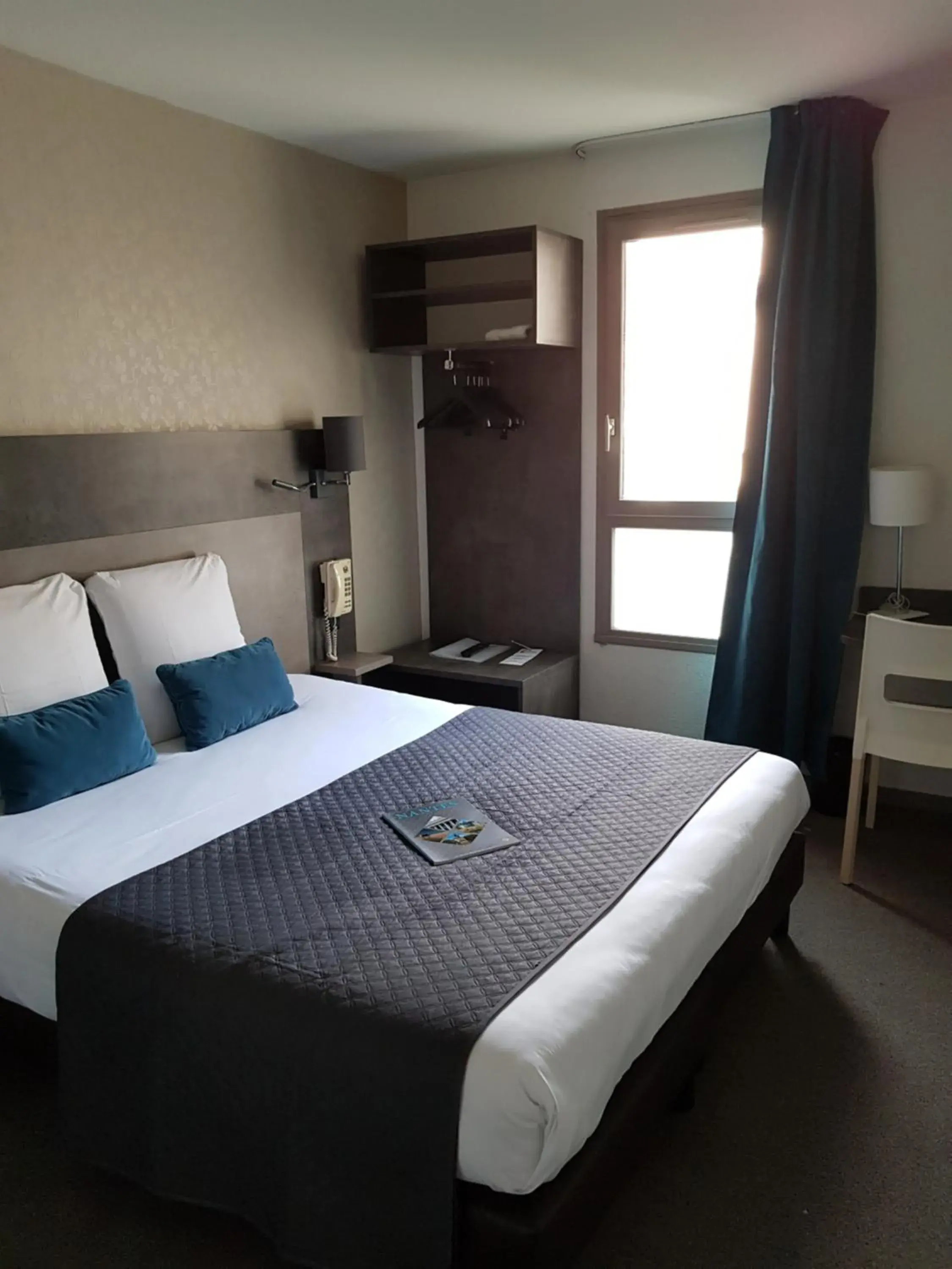 Bedroom, Bed in The Originals City, Hôtel Novella, Nantes Centre Gare Bedroom, Bed in The Originals City, Hôtel Novella, Nantes Centre Gare