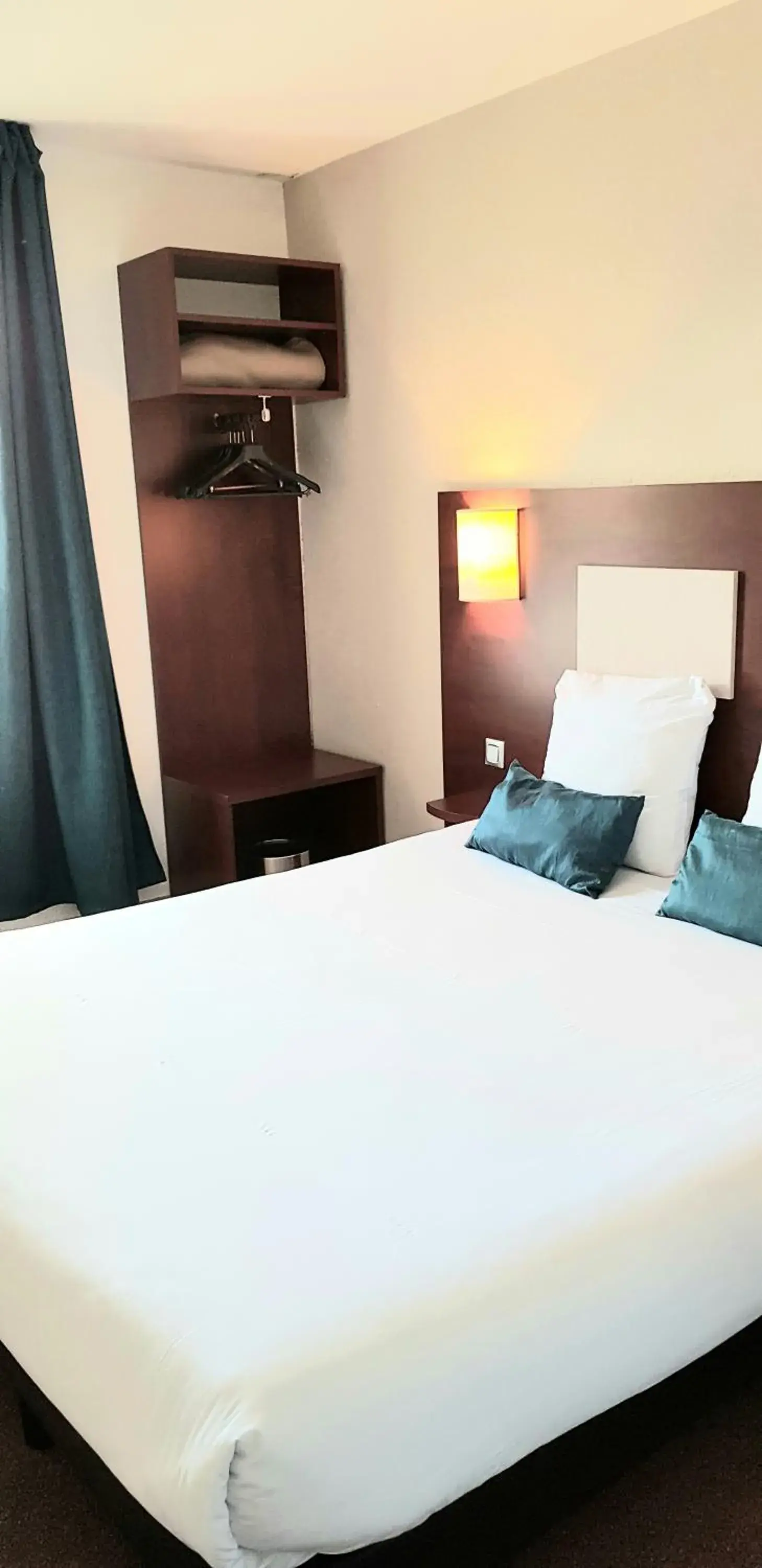 Photo of the whole room, Bed in The Originals City, Hôtel Novella, Nantes Centre Gare Photo of the whole room, Bed in The Originals City, Hôtel Novella, Nantes Centre Gare
