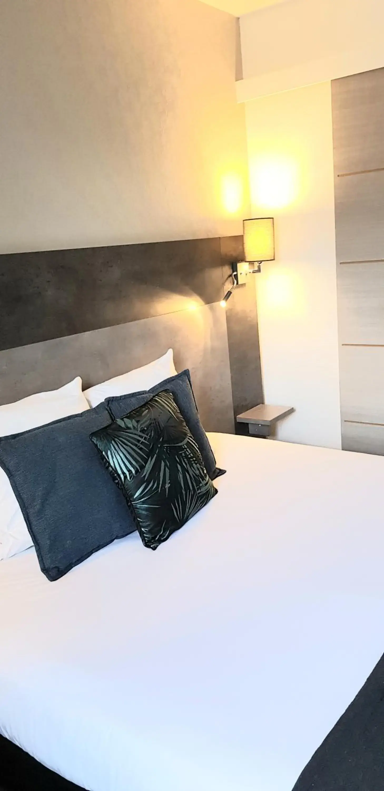 Bedroom, Bed in The Originals City, Hôtel Novella, Nantes Centre Gare Bedroom, Bed in The Originals City, Hôtel Novella, Nantes Centre Gare