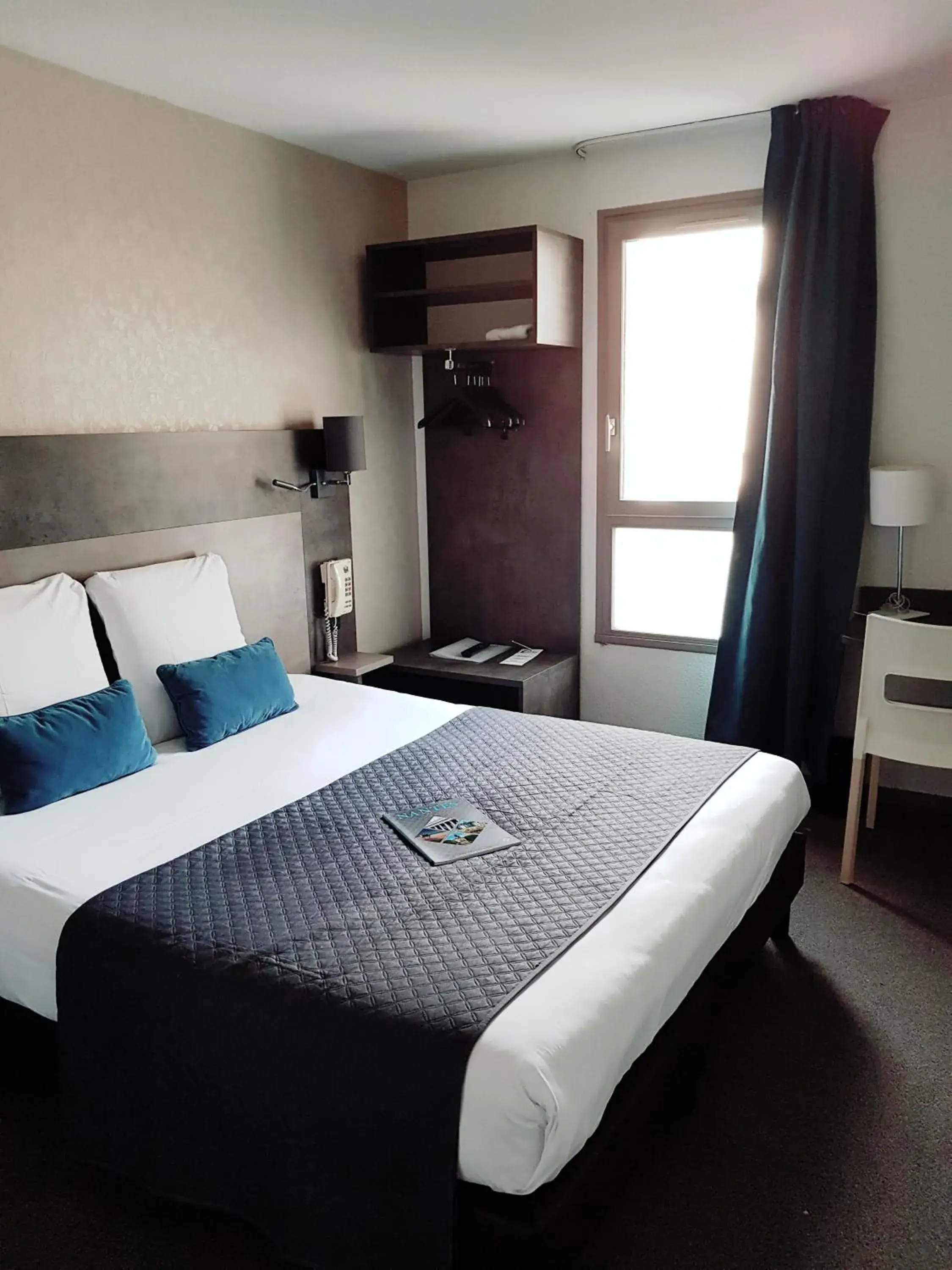 Bed in The Originals City, Hôtel Novella, Nantes Centre Gare Bed in The Originals City, Hôtel Novella, Nantes Centre Gare