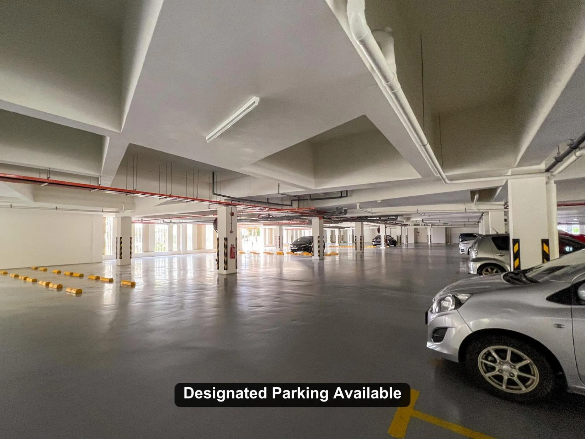 Parking in By the Sea- Pool and Sea View