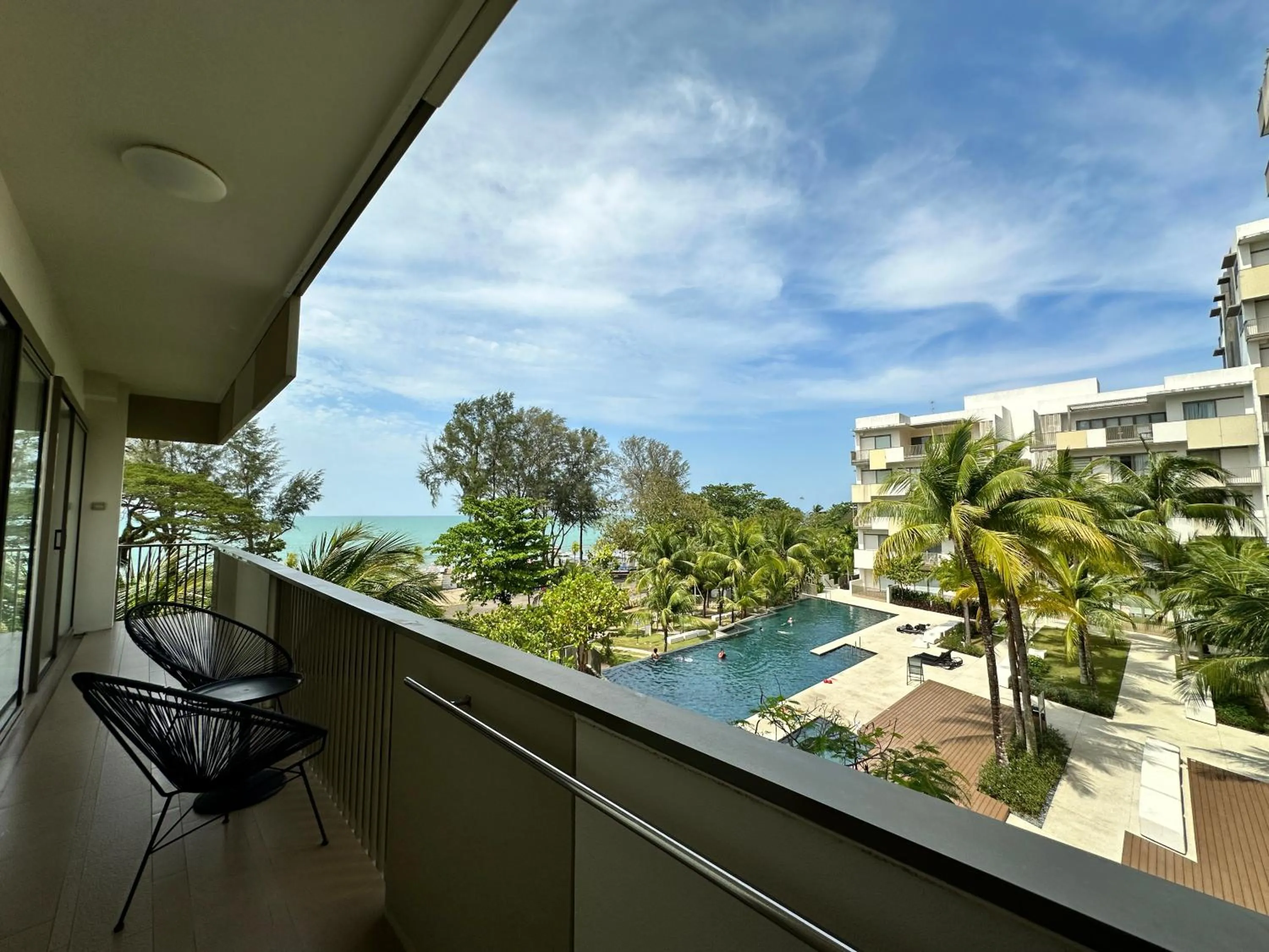 Sea view in By the Sea- Pool and Sea View