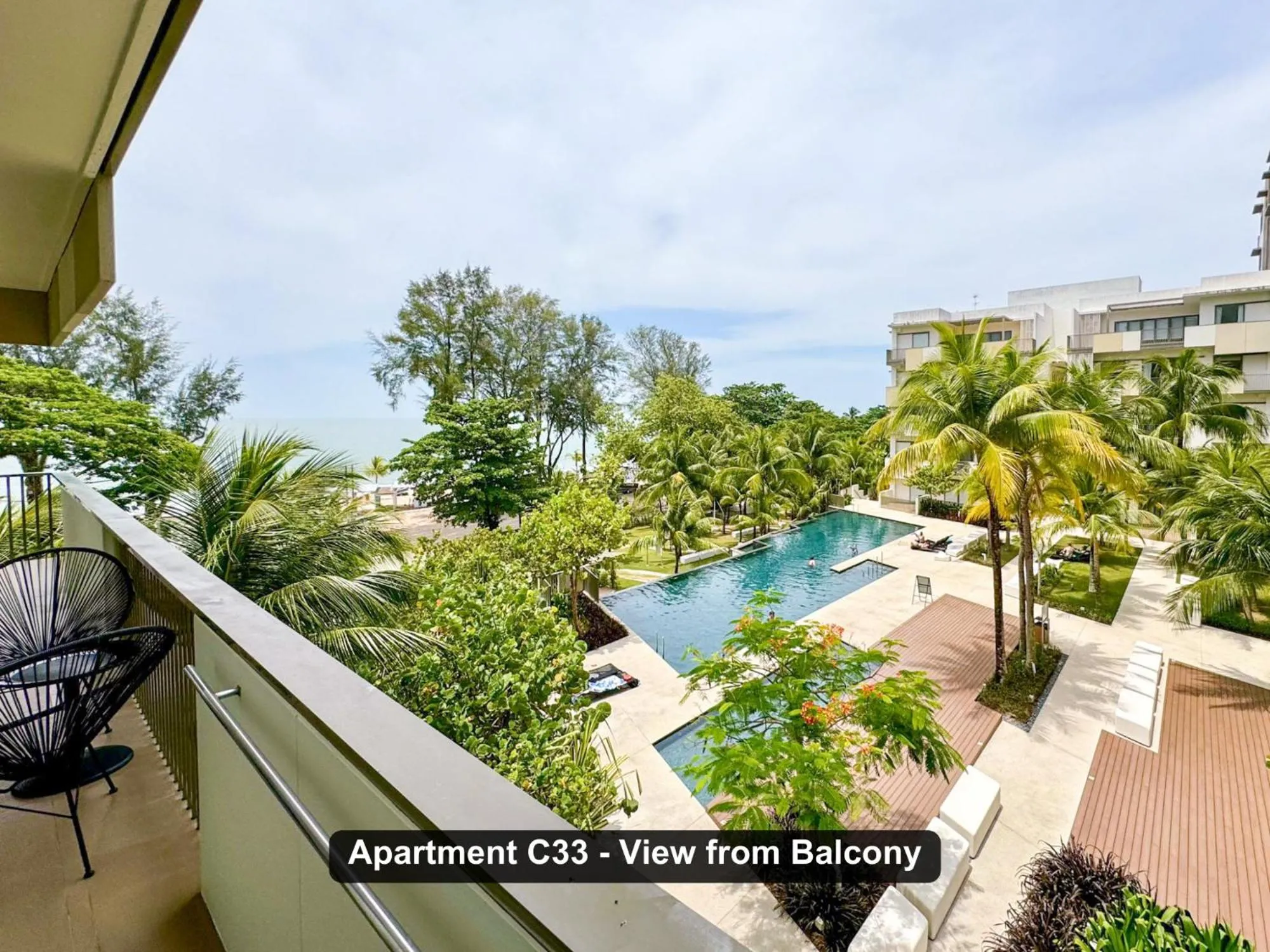Day in By the Sea- Pool and Sea View