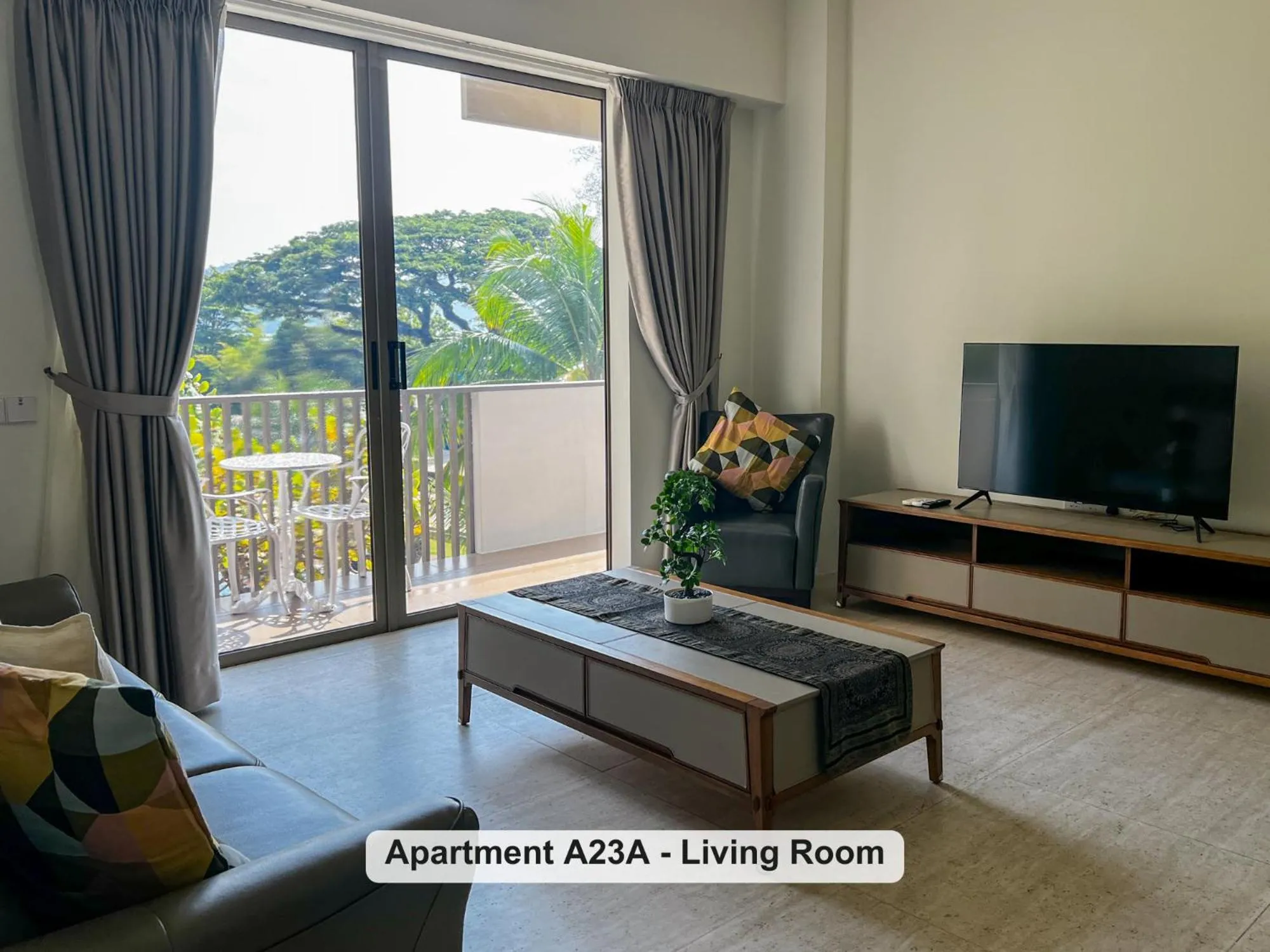 TV and multimedia in By the Sea- Pool and Sea View