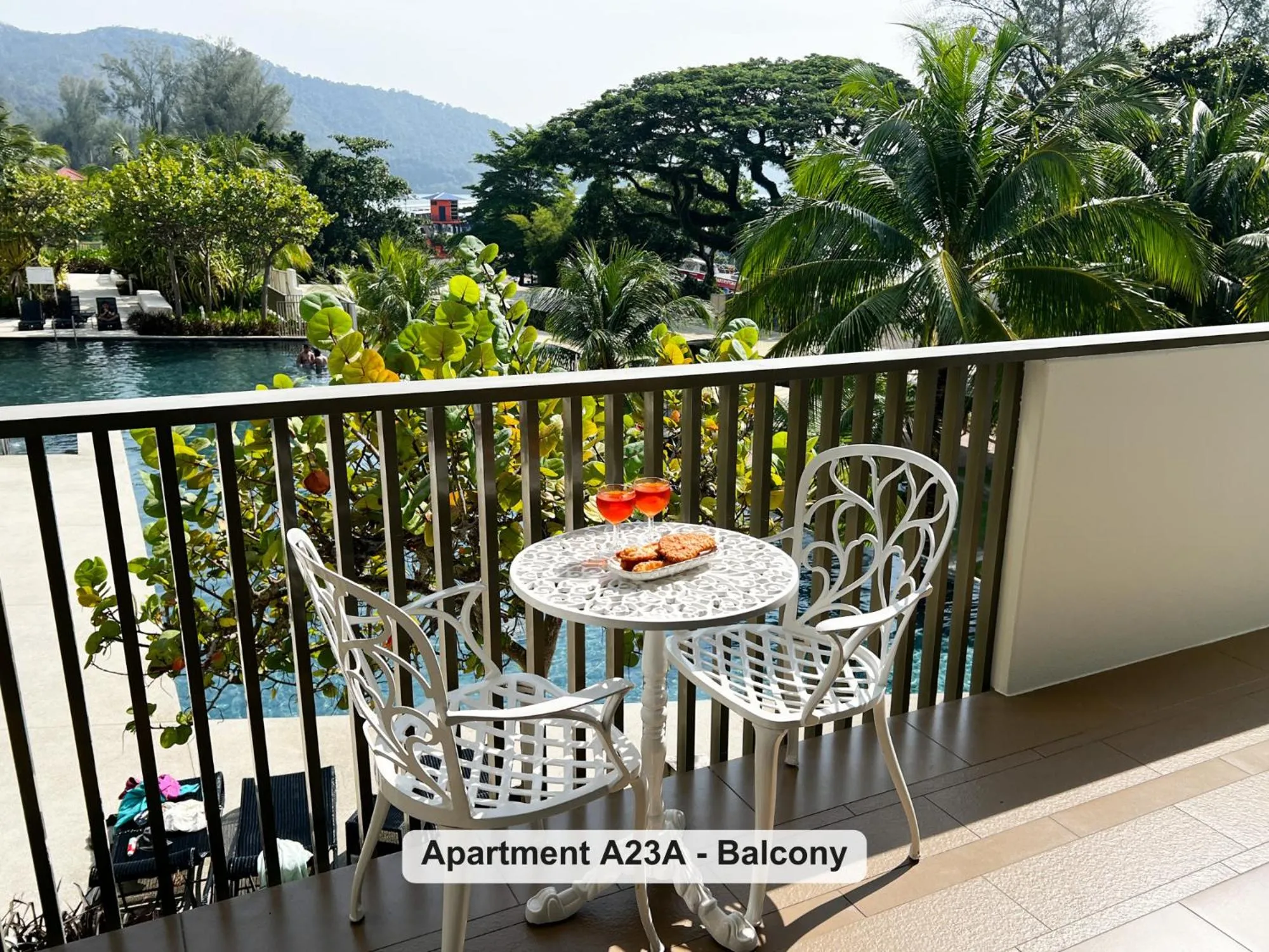 Day in By the Sea- Pool and Sea View