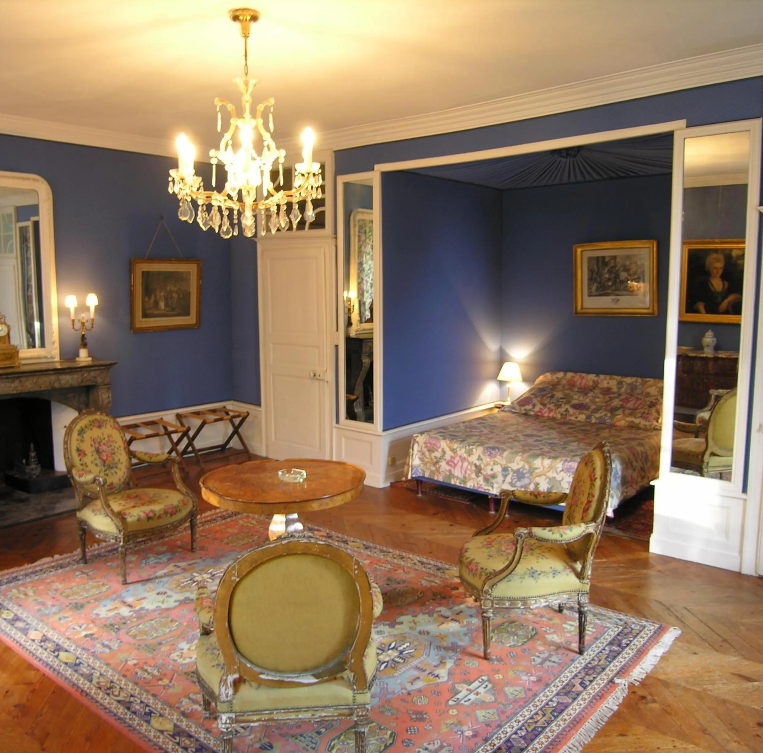 Photo of the whole room in Château du Plessis - Anjou