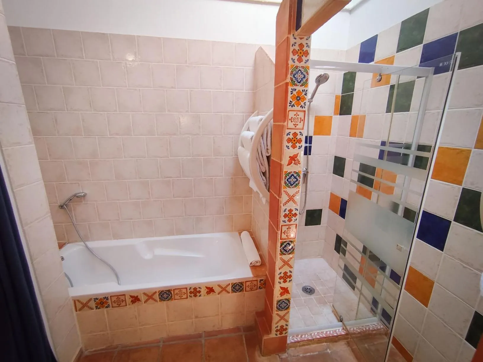 Bathroom in Le Mas de Gleyzes - Charme Authentique & Détente avec Piscine