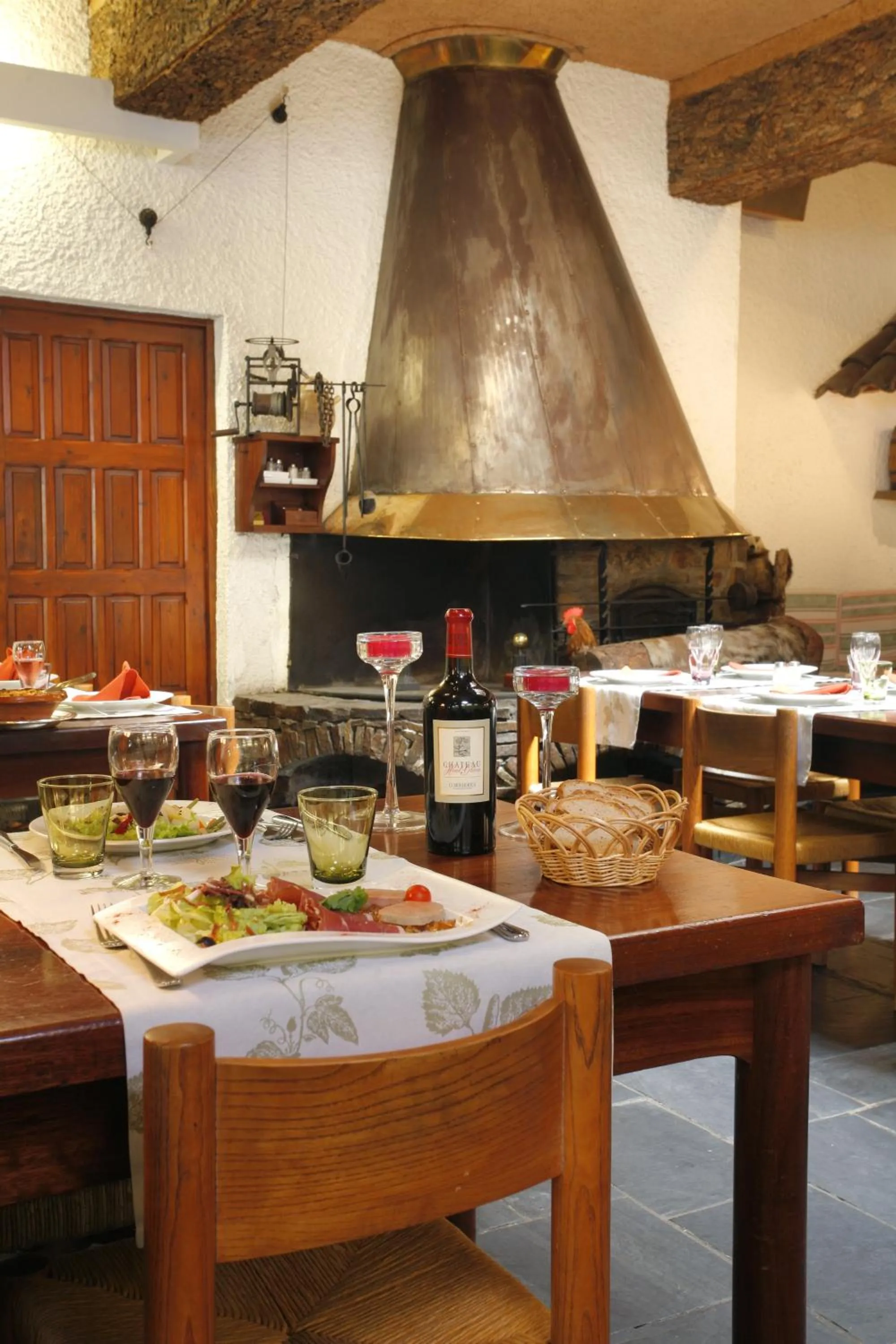 Restaurant/places to eat in Logis Hôtel Cartier