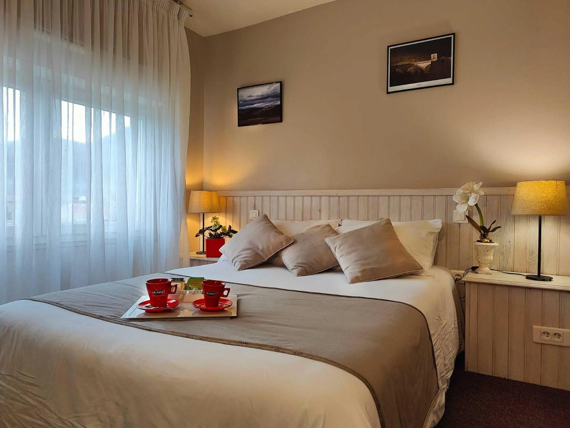 Coffee/tea facilities in Logis Hôtel Cartier