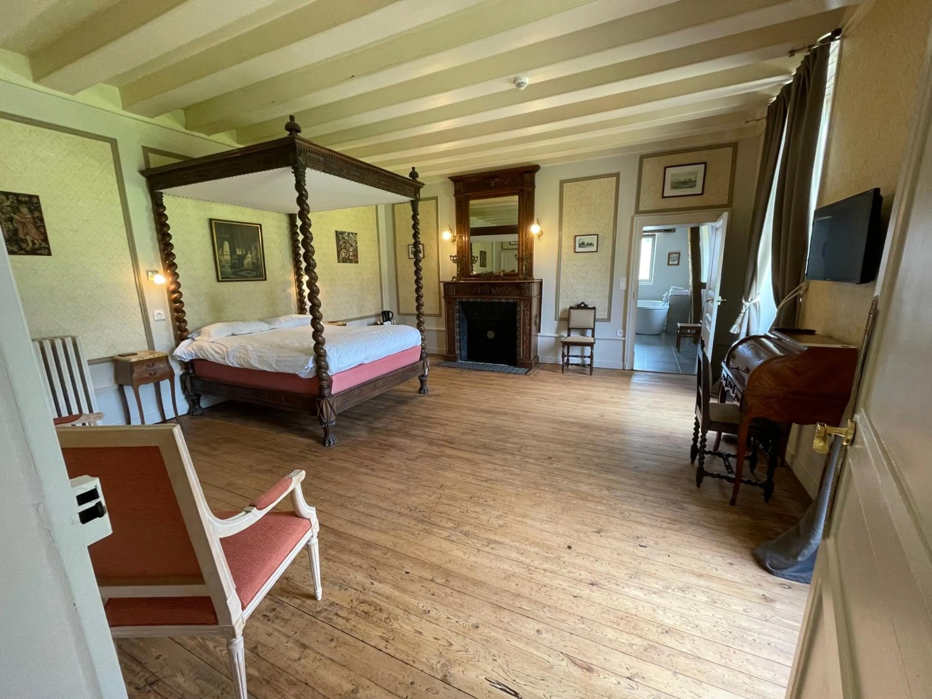 Bedroom, Bed in Château De La Coutancière