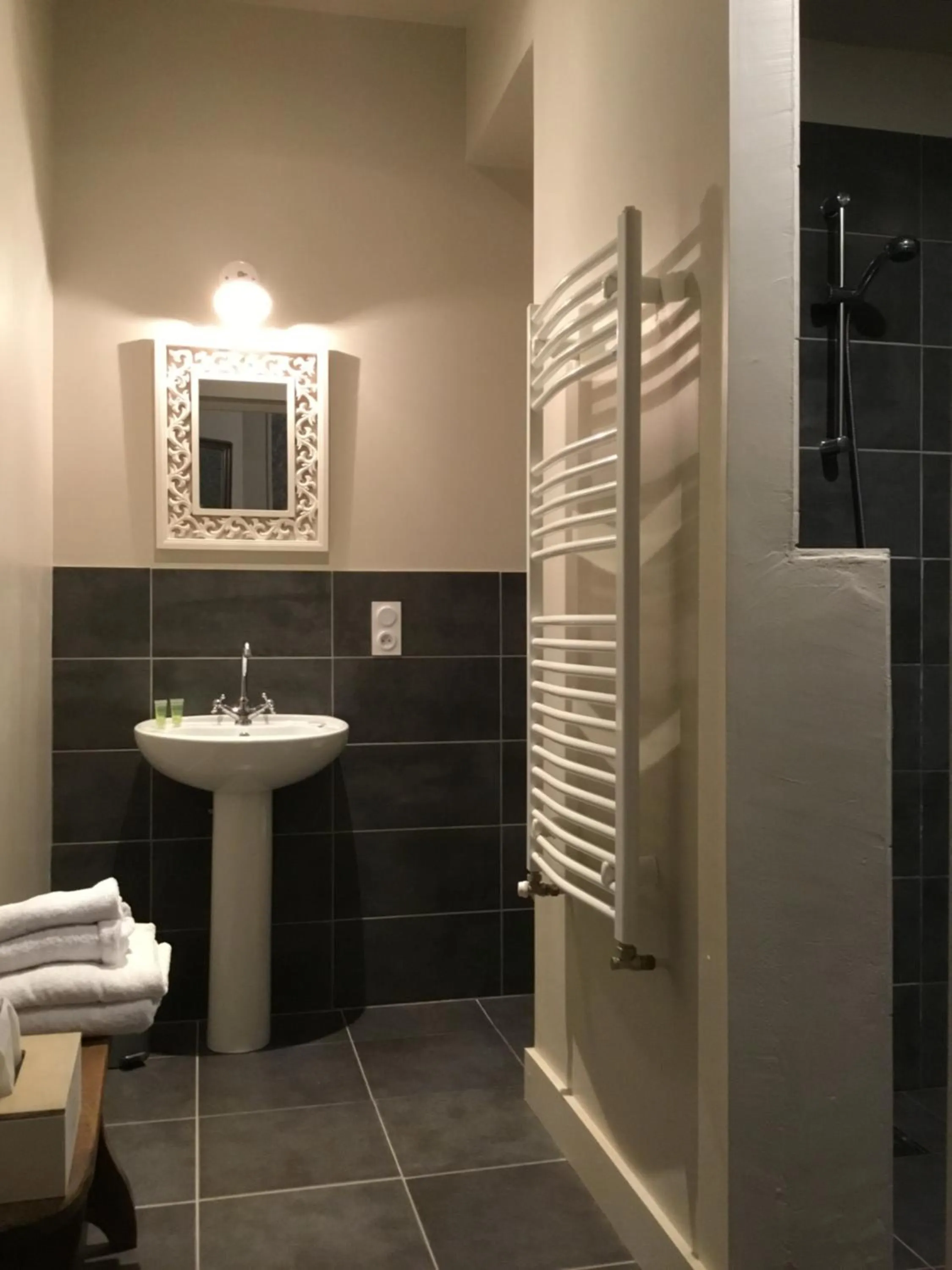 Bathroom in Château De La Coutancière