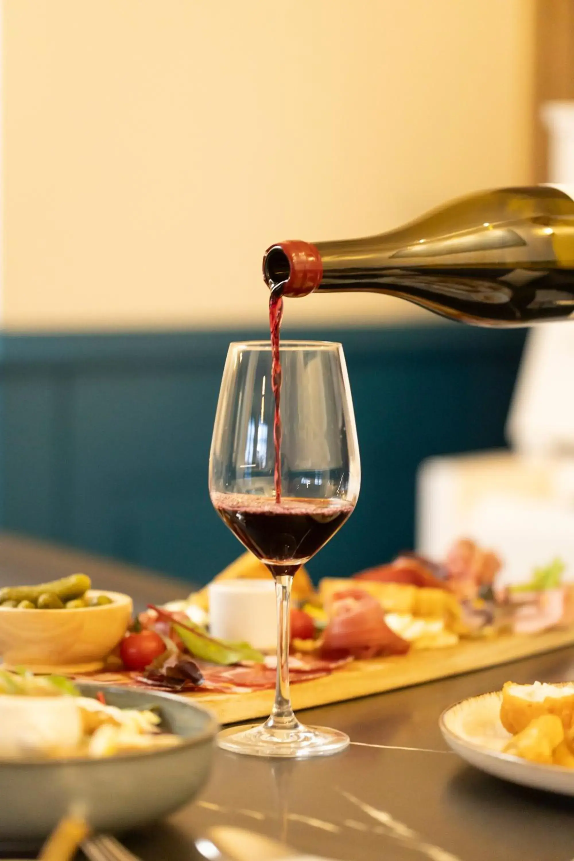 Lounge or bar in Hôtel Beau Rivage Condrieu Lounge or bar in Hôtel Beau Rivage Condrieu