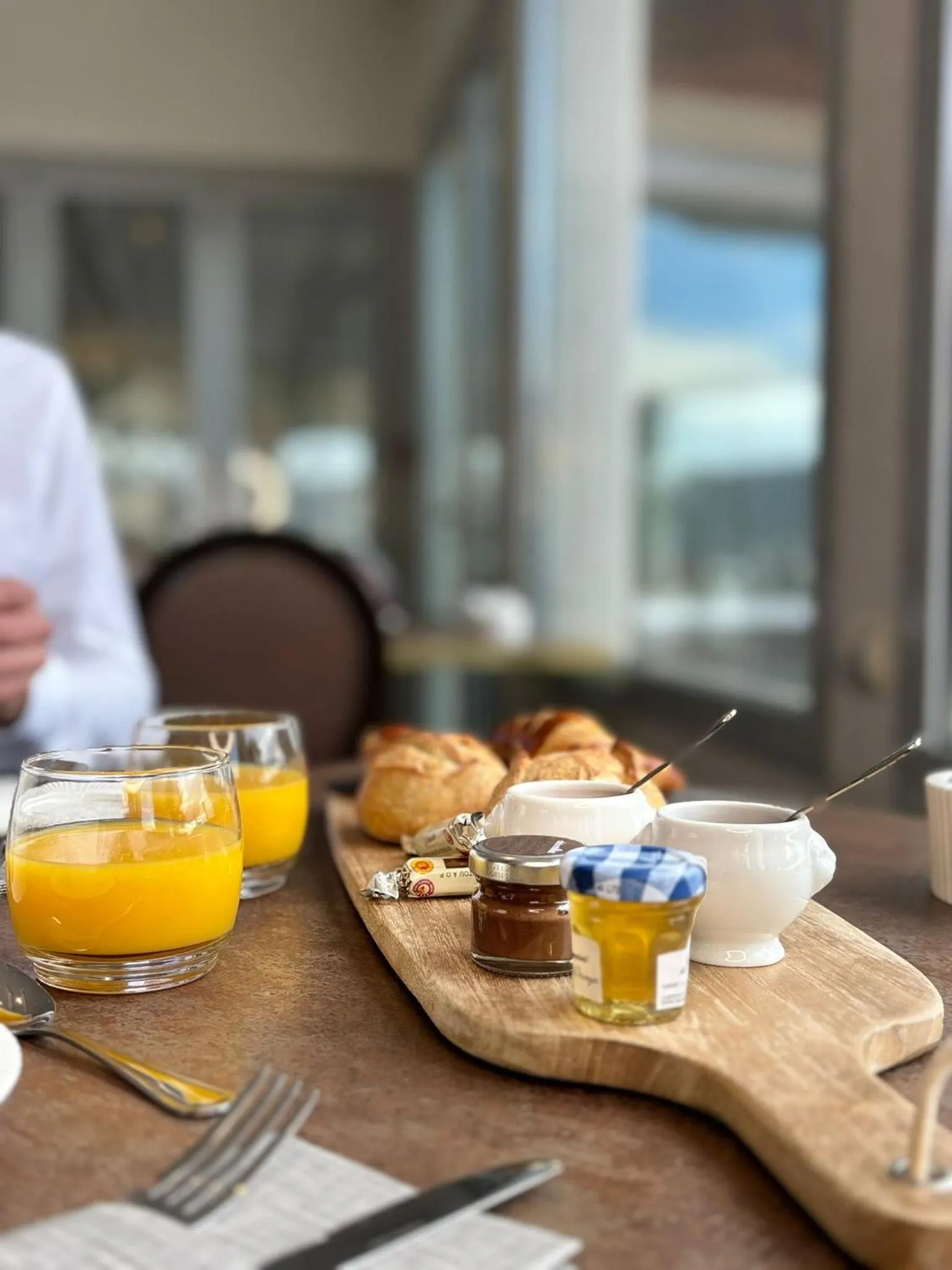 Breakfast in Hôtel Beau Rivage Condrieu
