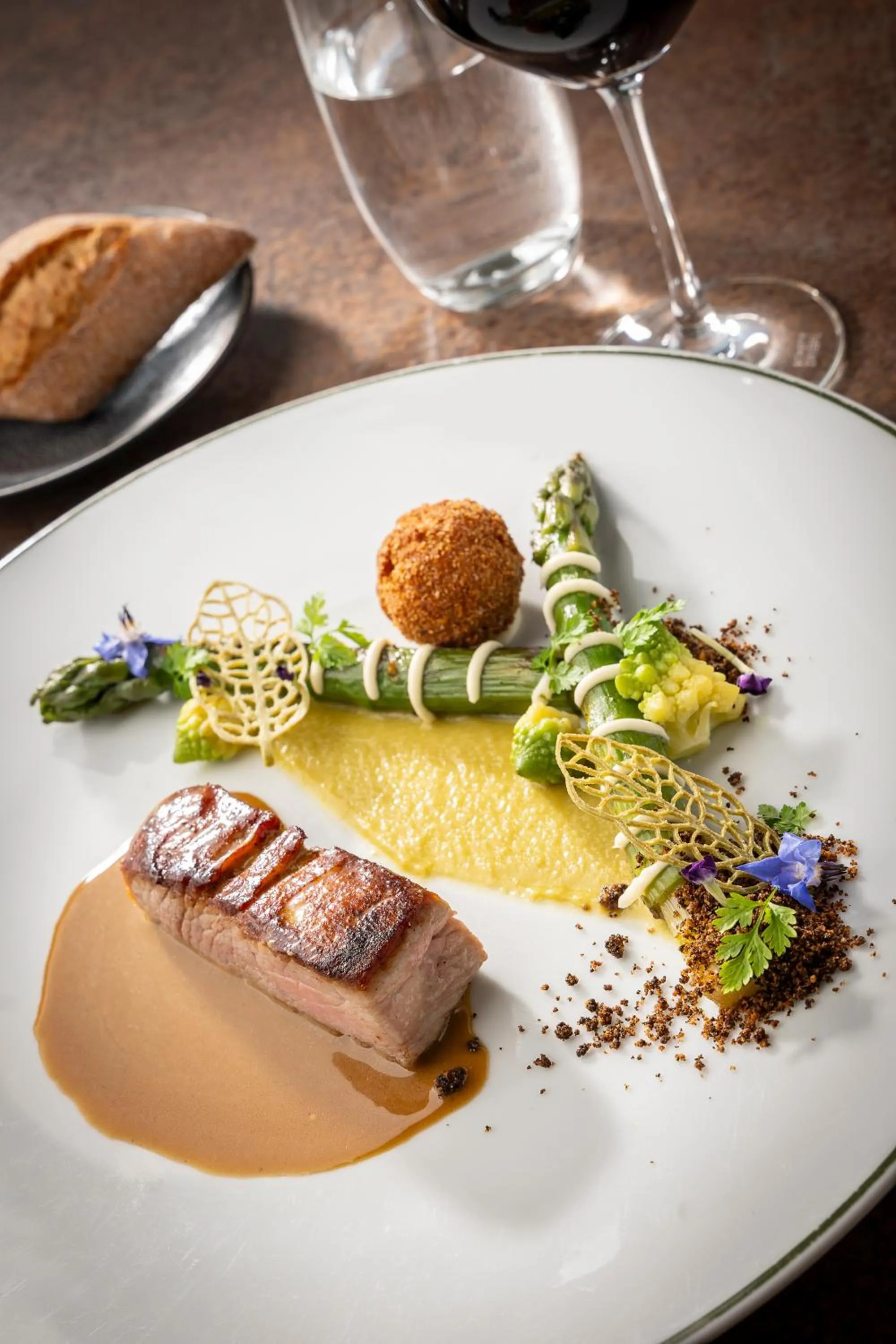 Food and drinks in Hôtel Beau Rivage Condrieu