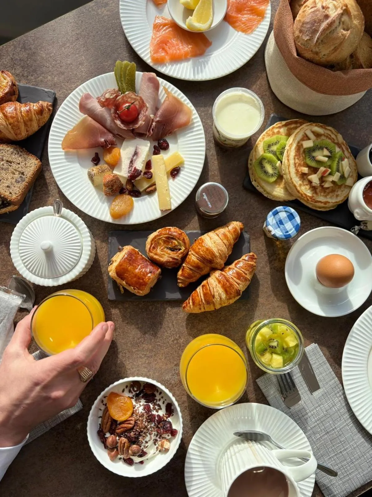 Breakfast in Hôtel Beau Rivage Condrieu