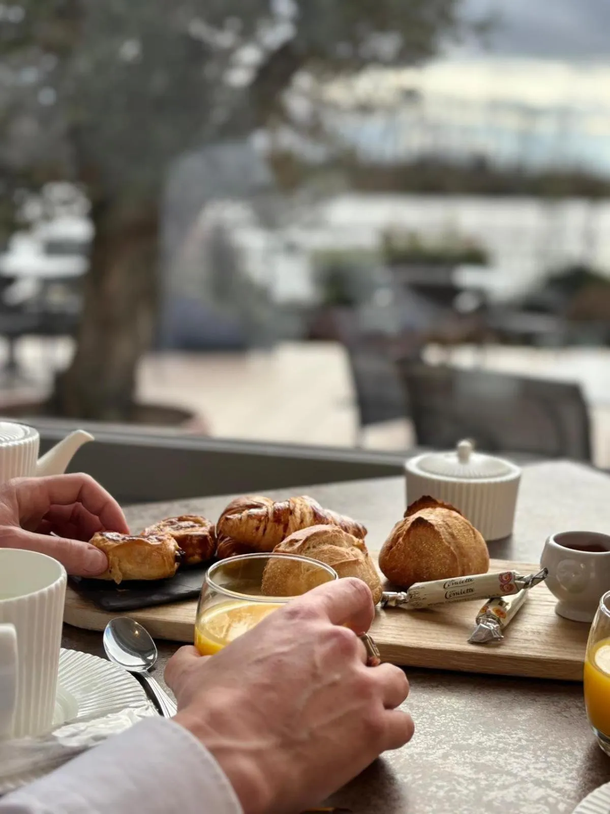 Breakfast in Hôtel Beau Rivage Condrieu