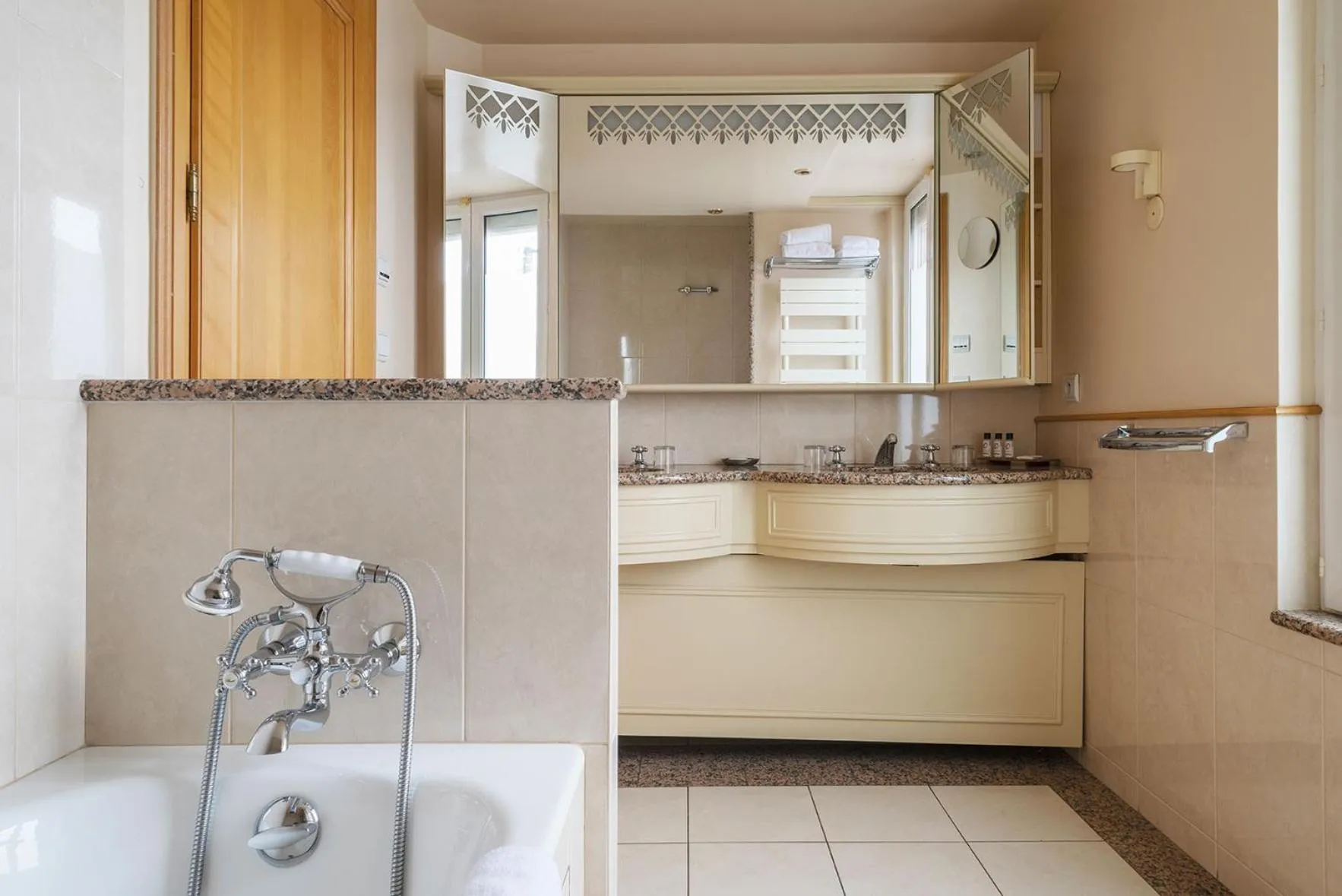 Bathroom in Domaine du Limonay, The Originals Collection