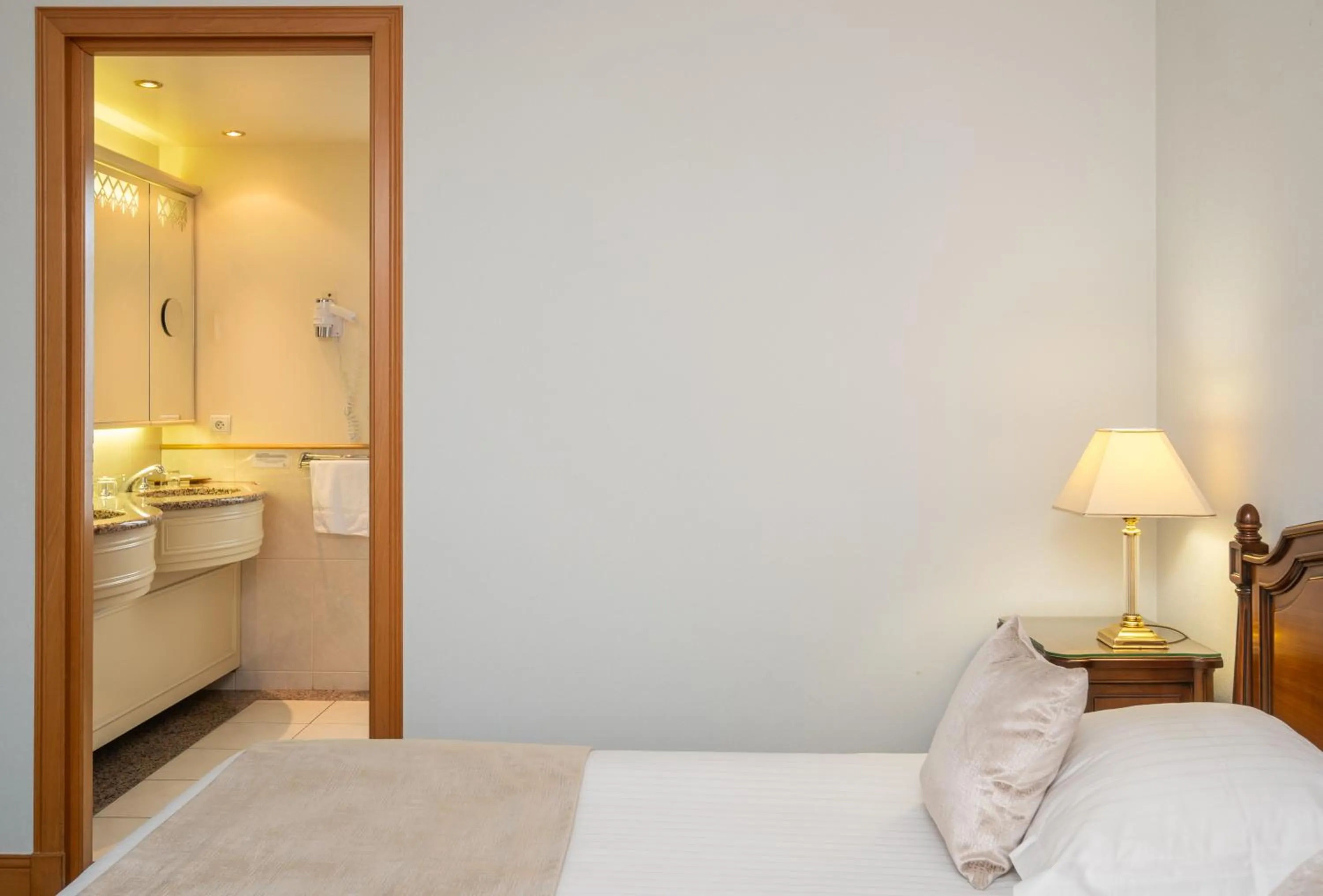 Bed in Domaine du Limonay, The Originals Collection