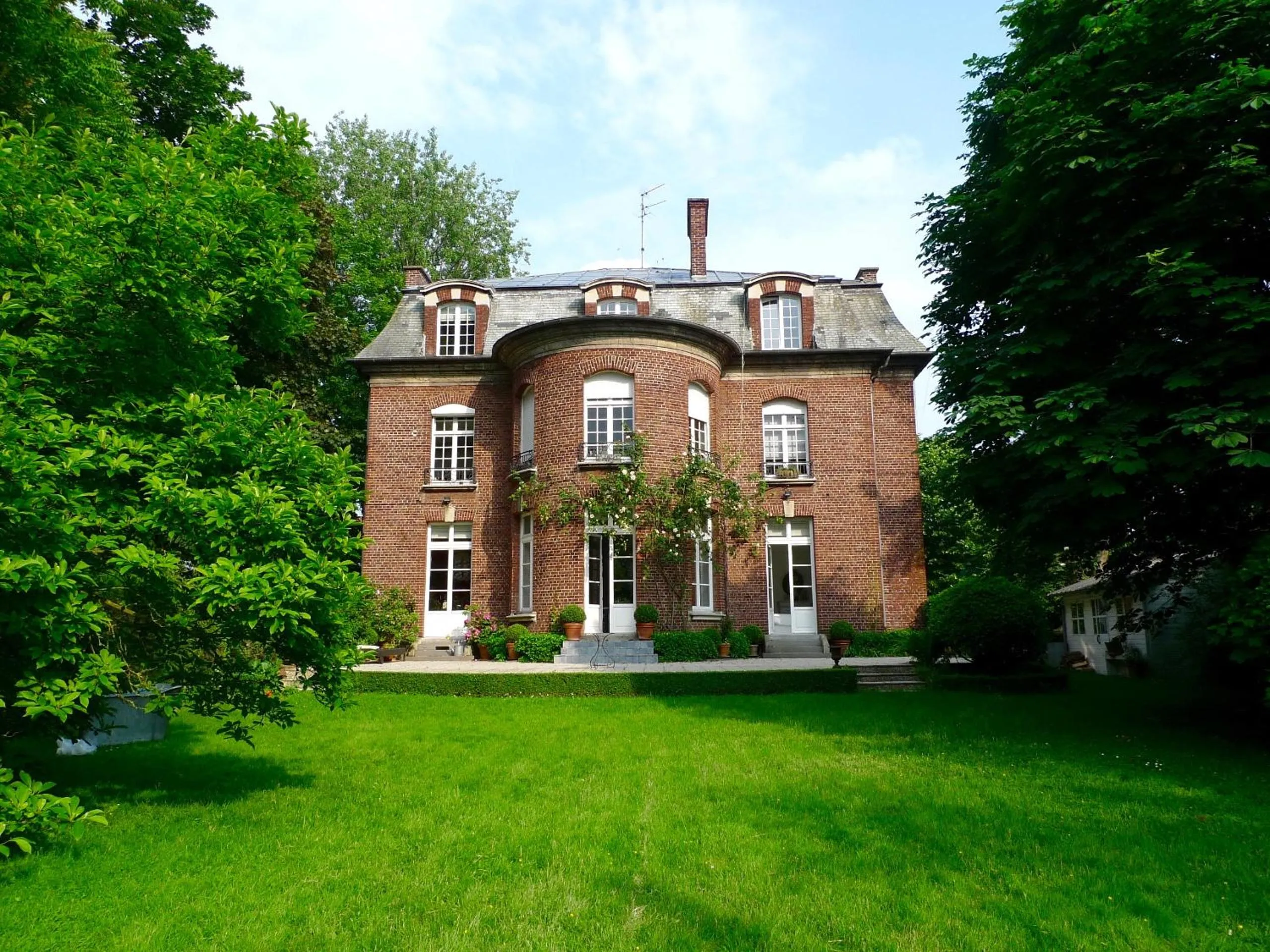 Property building in Queen Christine