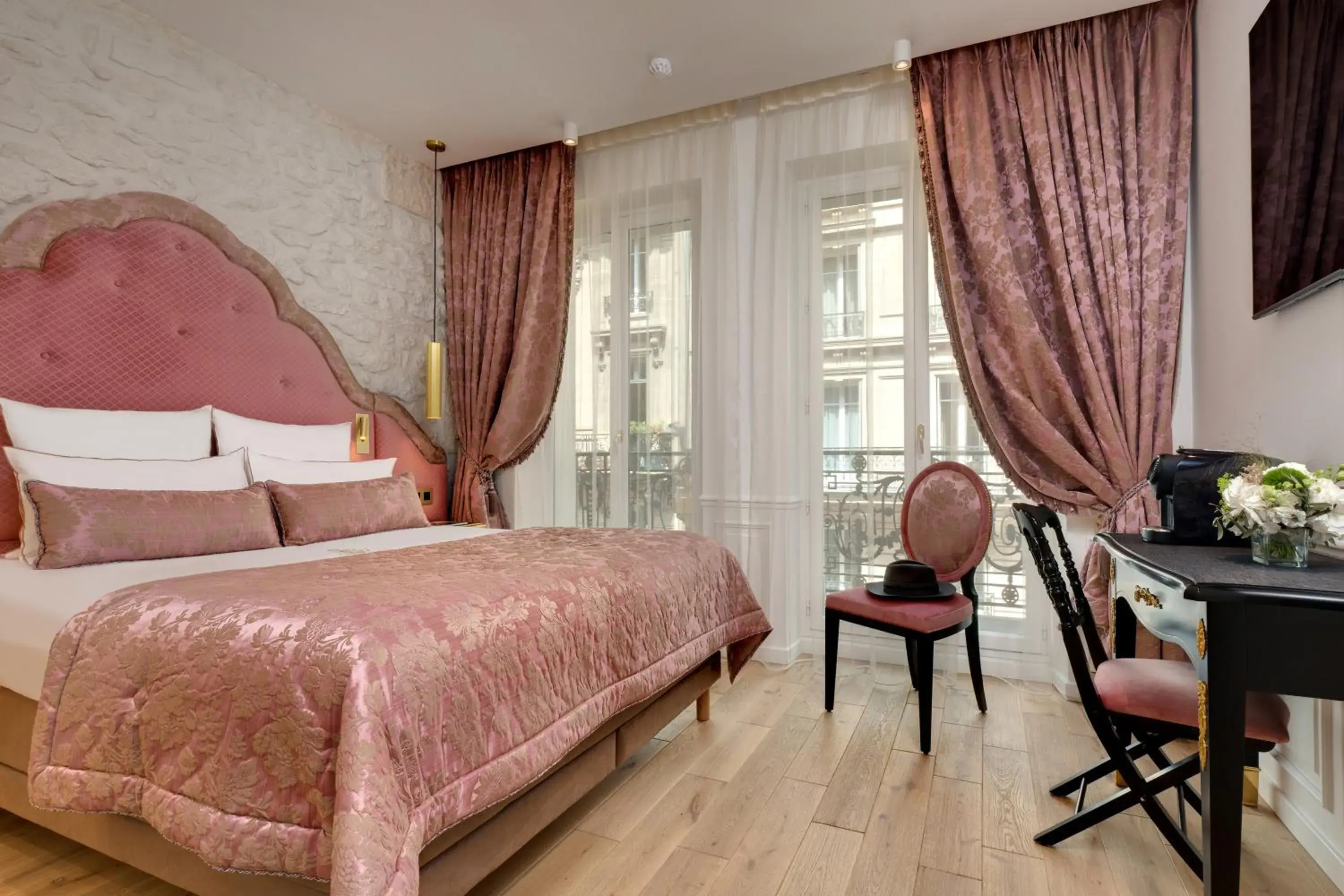 Bed in Hôtel Kleber Paris & Spa Bed in Hôtel Kleber Paris & Spa