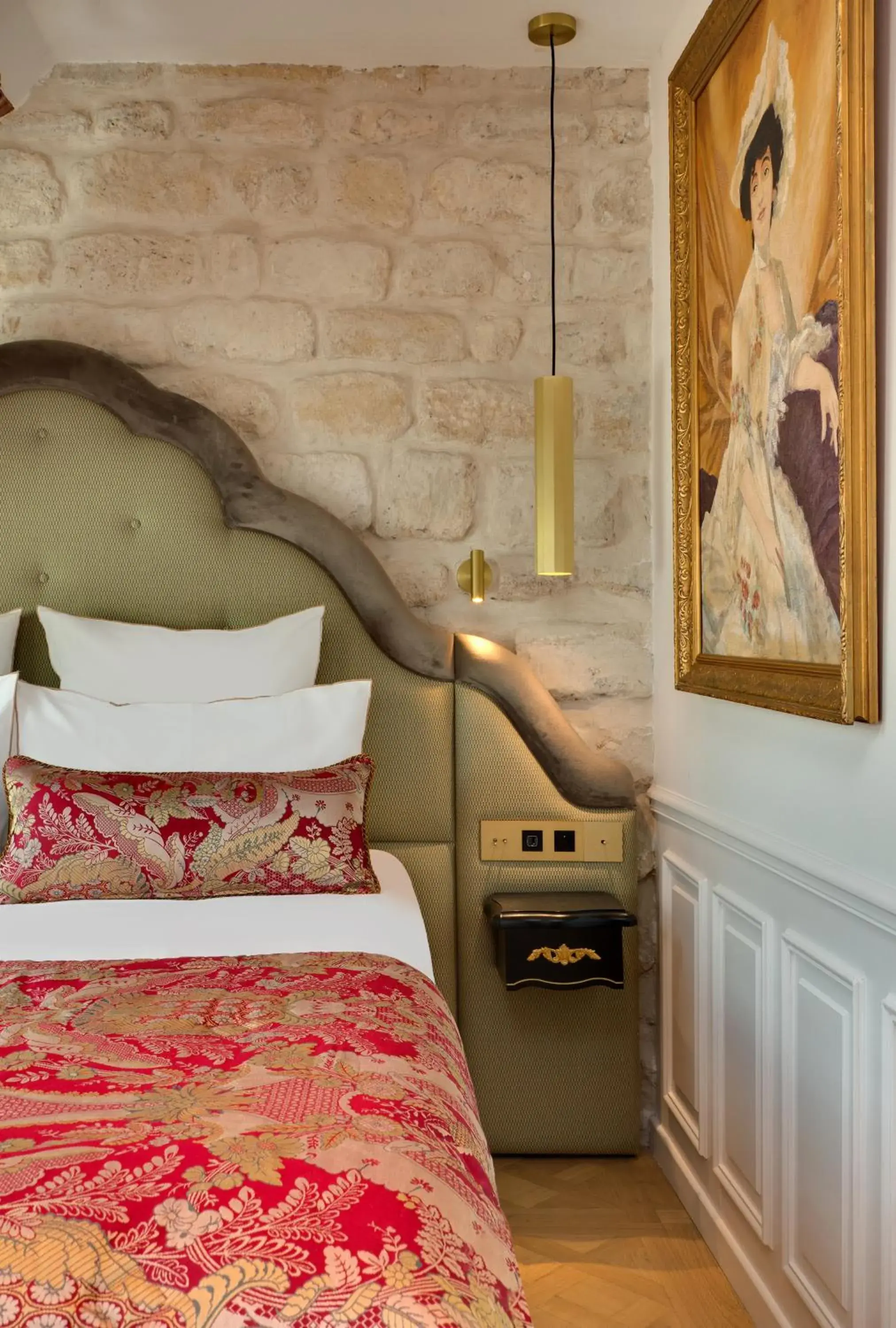 Bed in Hôtel Kleber Paris & Spa Bed in Hôtel Kleber Paris & Spa