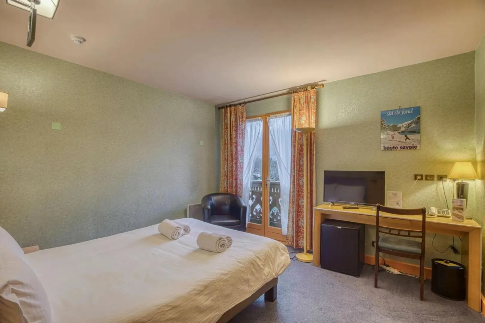 Photo of the whole room, Bed in Brit Hotel Florimont