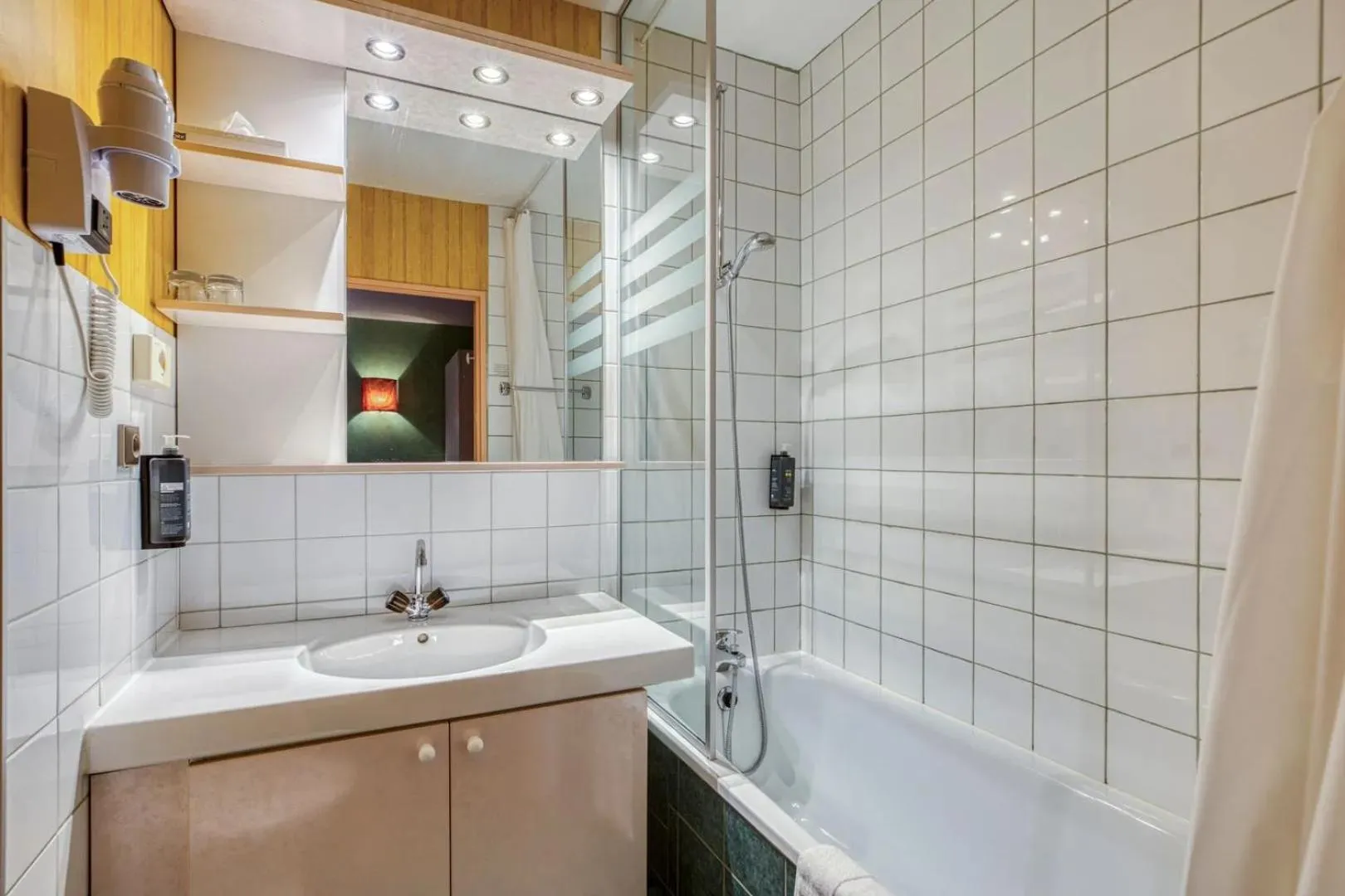 Bathroom in Brit Hotel Florimont