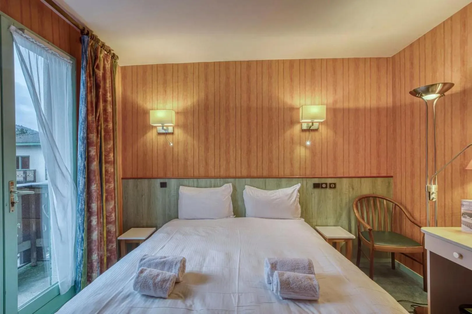 Photo of the whole room, Bed in Brit Hotel Florimont