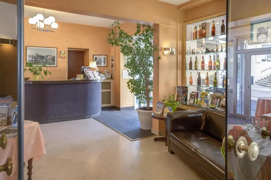 Lobby or reception in Logis Hôtel & Restaurant de la Barque