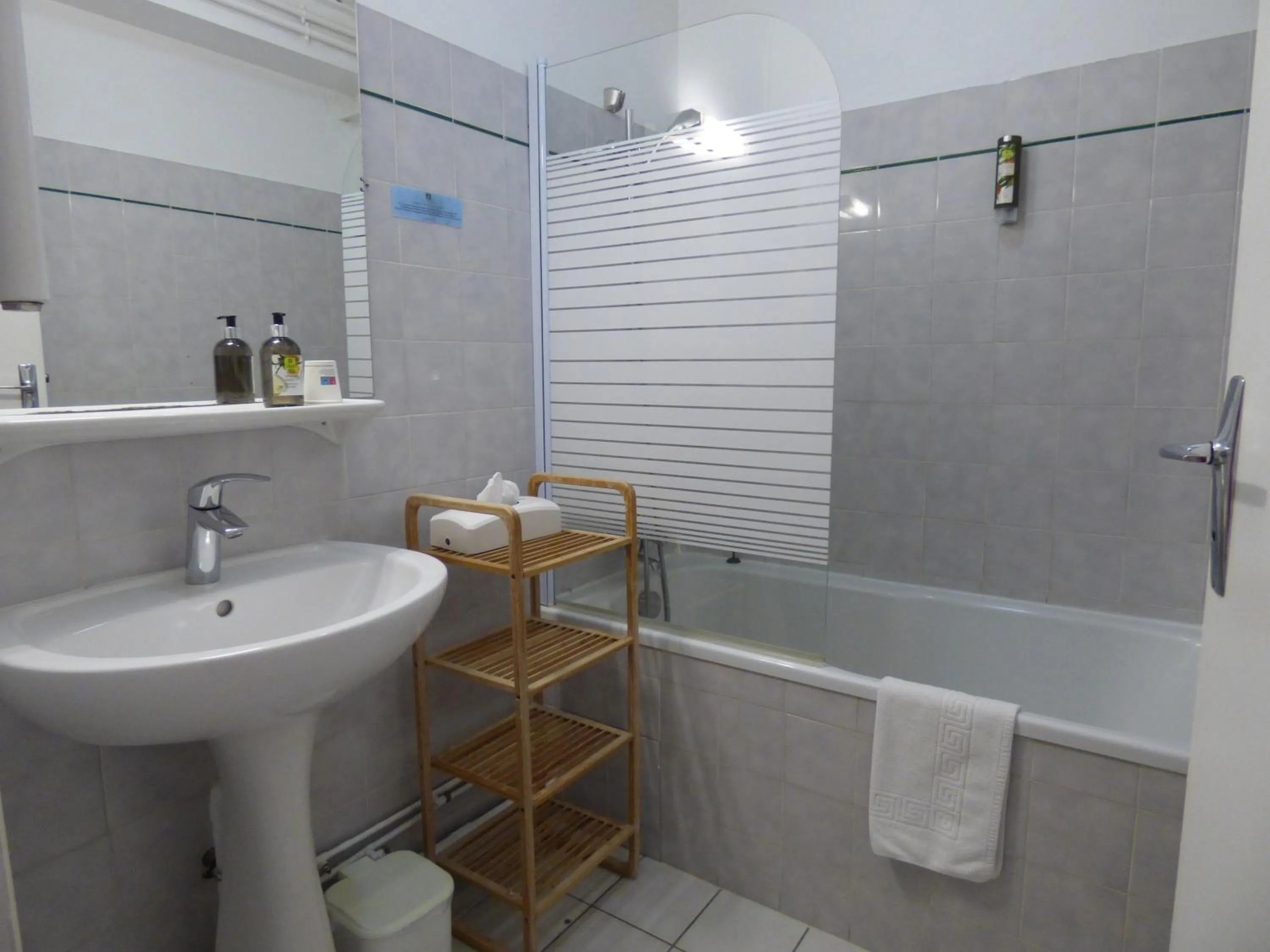 Bathroom in Logis Hôtels La Crémaillère