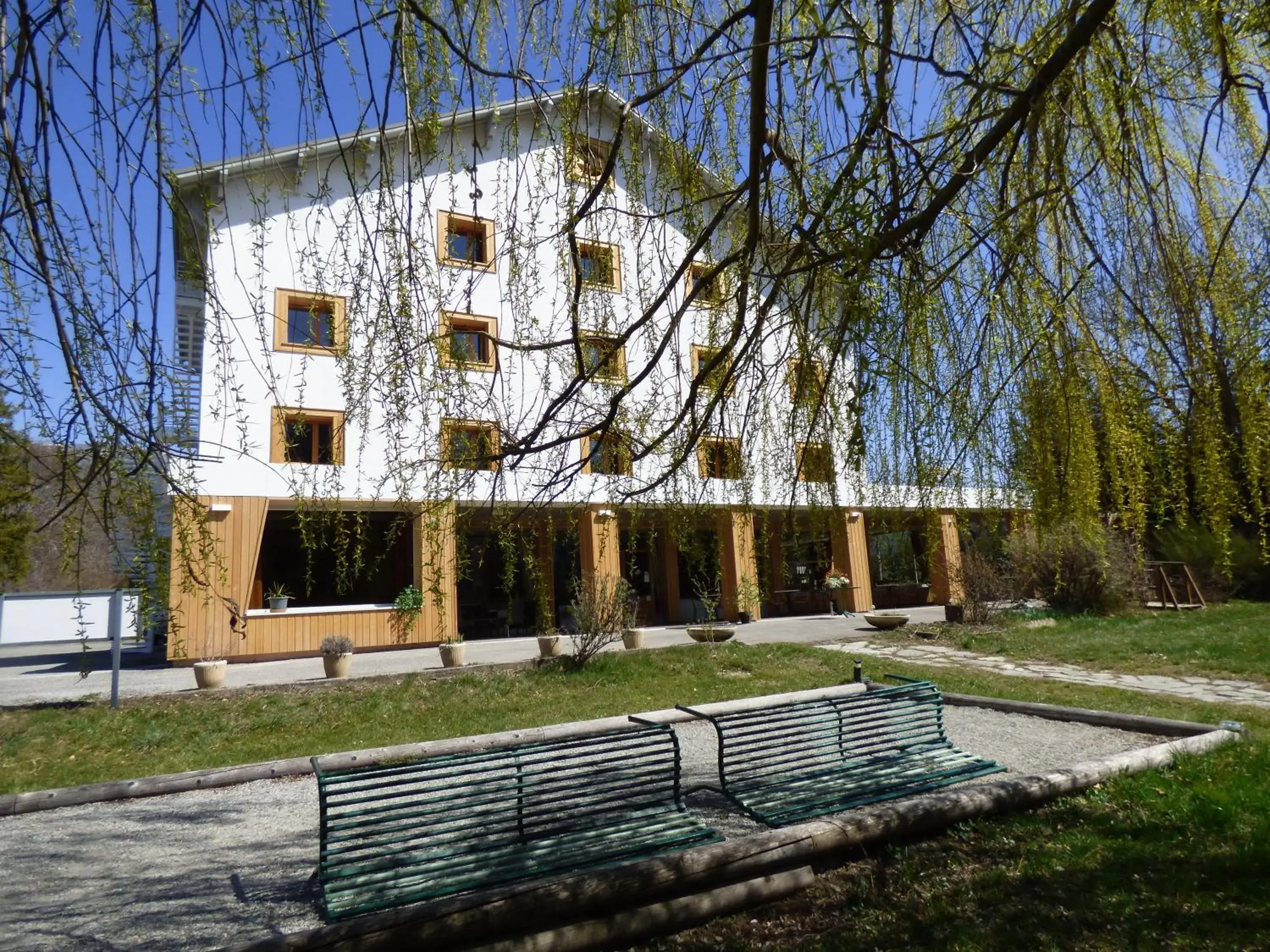 Property building in Logis Hôtels La Crémaillère Property building in Logis Hôtels La Crémaillère