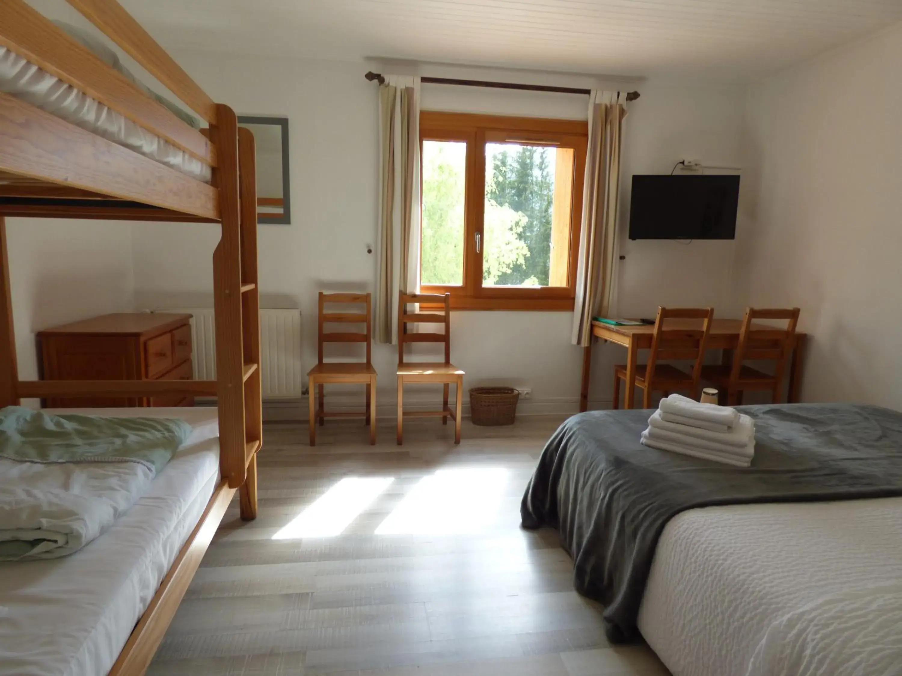 Bed in Logis Hôtels La Crémaillère Bed in Logis Hôtels La Crémaillère