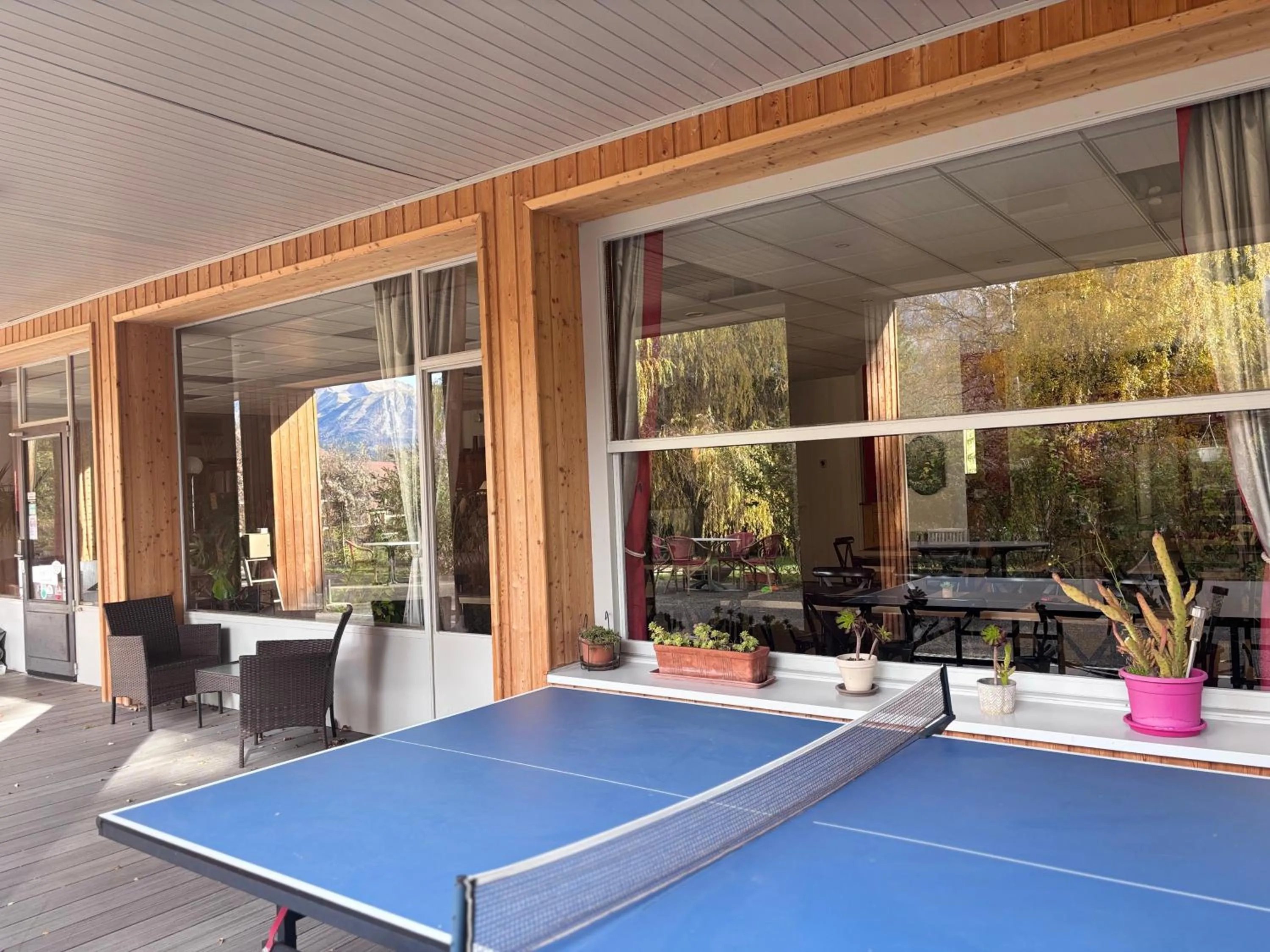 Patio in Logis Hôtels La Crémaillère