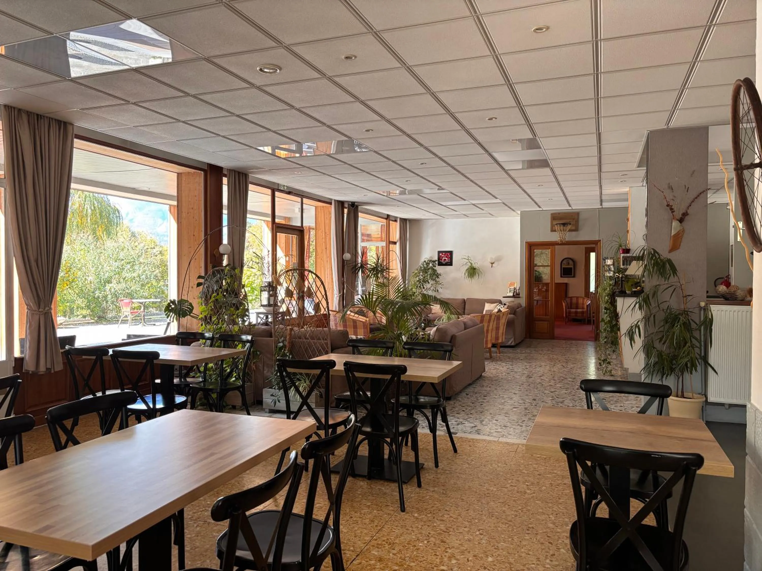 Restaurant/places to eat in Logis Hôtels La Crémaillère