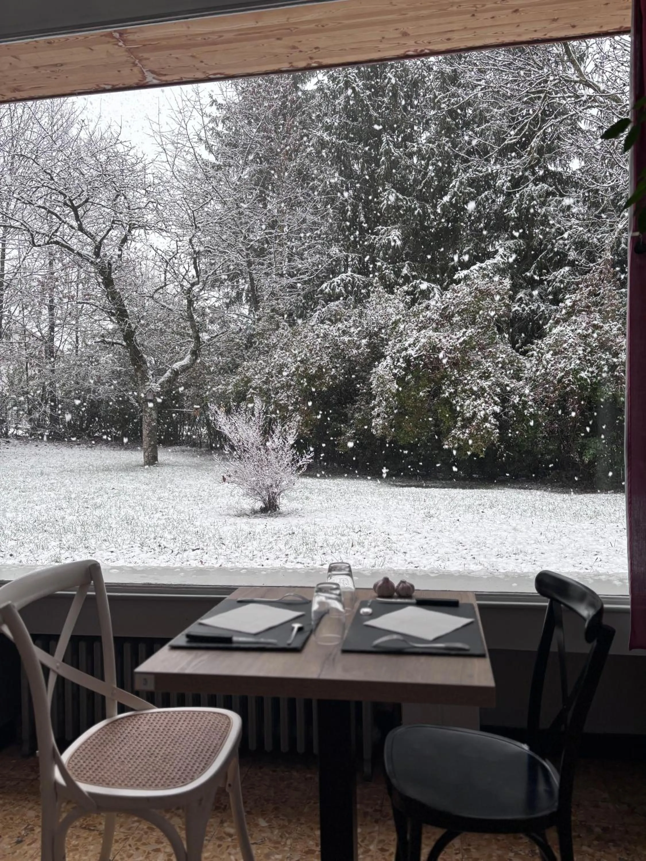 Natural landscape in Logis Hôtels La Crémaillère