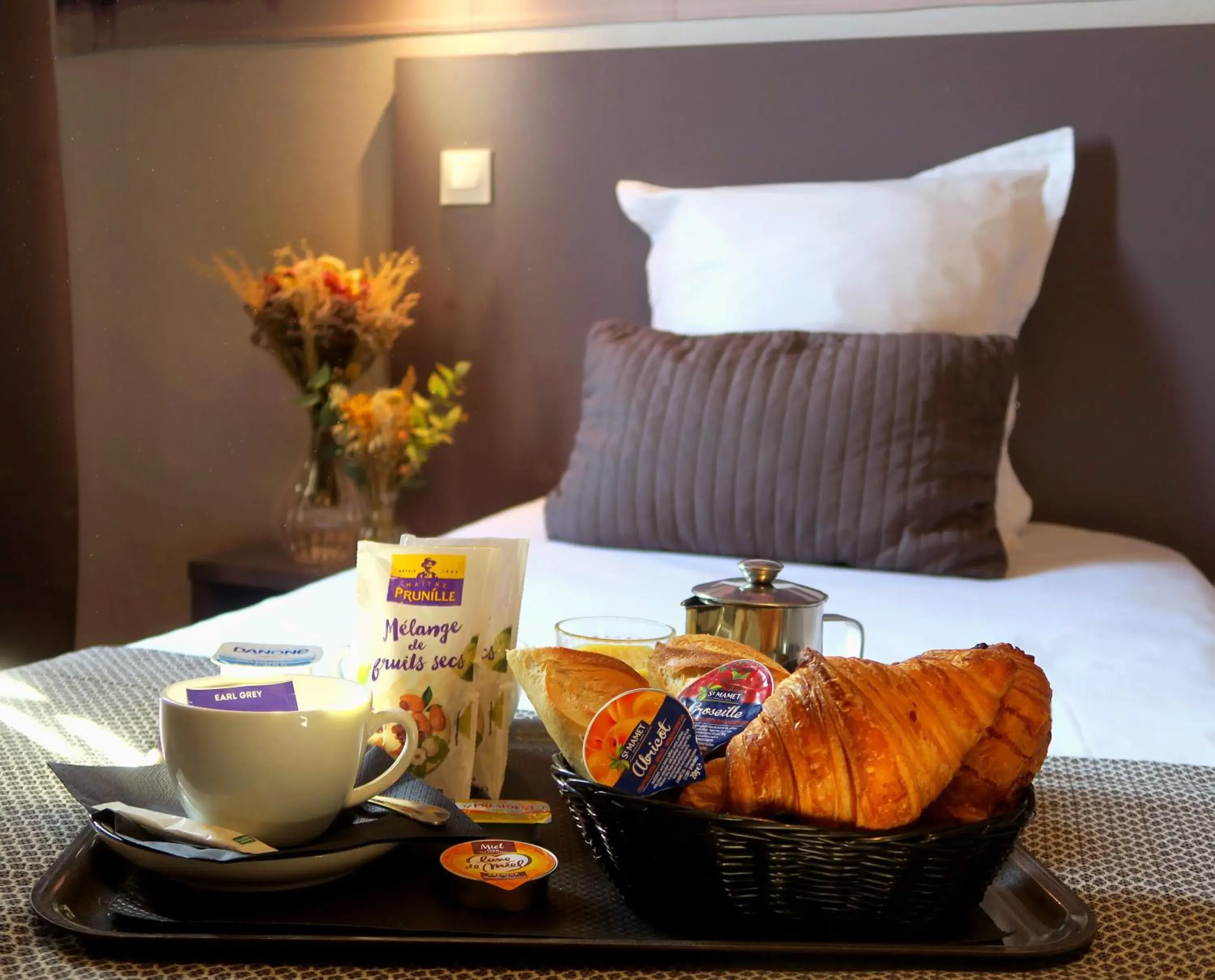 Bed in Hôtel Odessa Montparnasse Bed in Hôtel Odessa Montparnasse