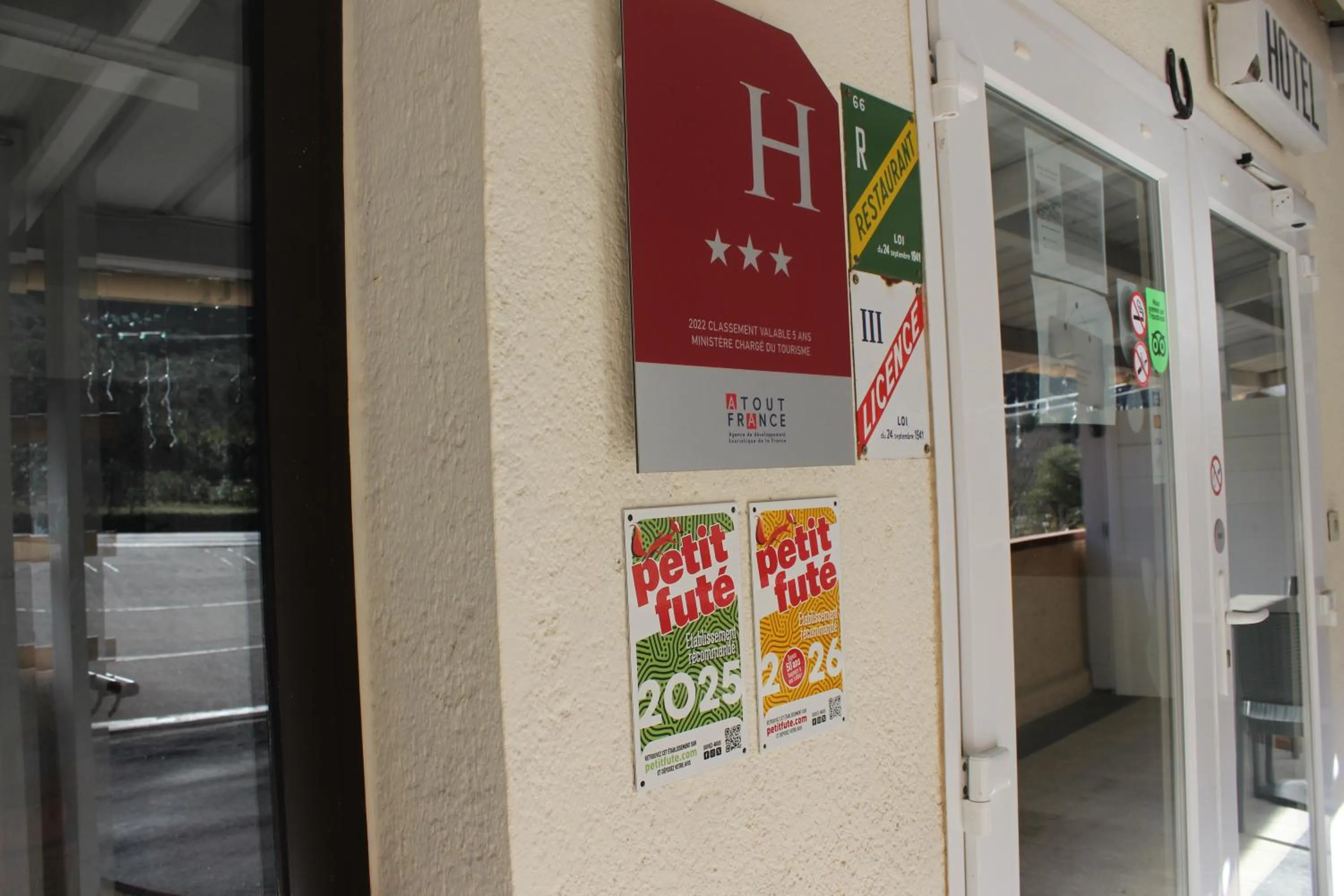 Hôtel Restaurant Mas Le Châtelet