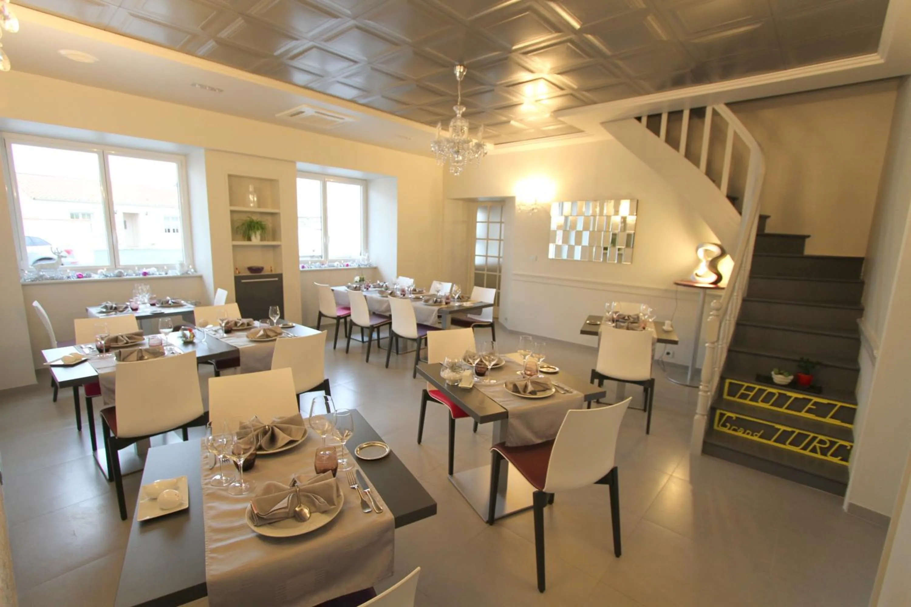 Restaurant/places to eat in Logis Hotel Restaurant Le Grand Turc